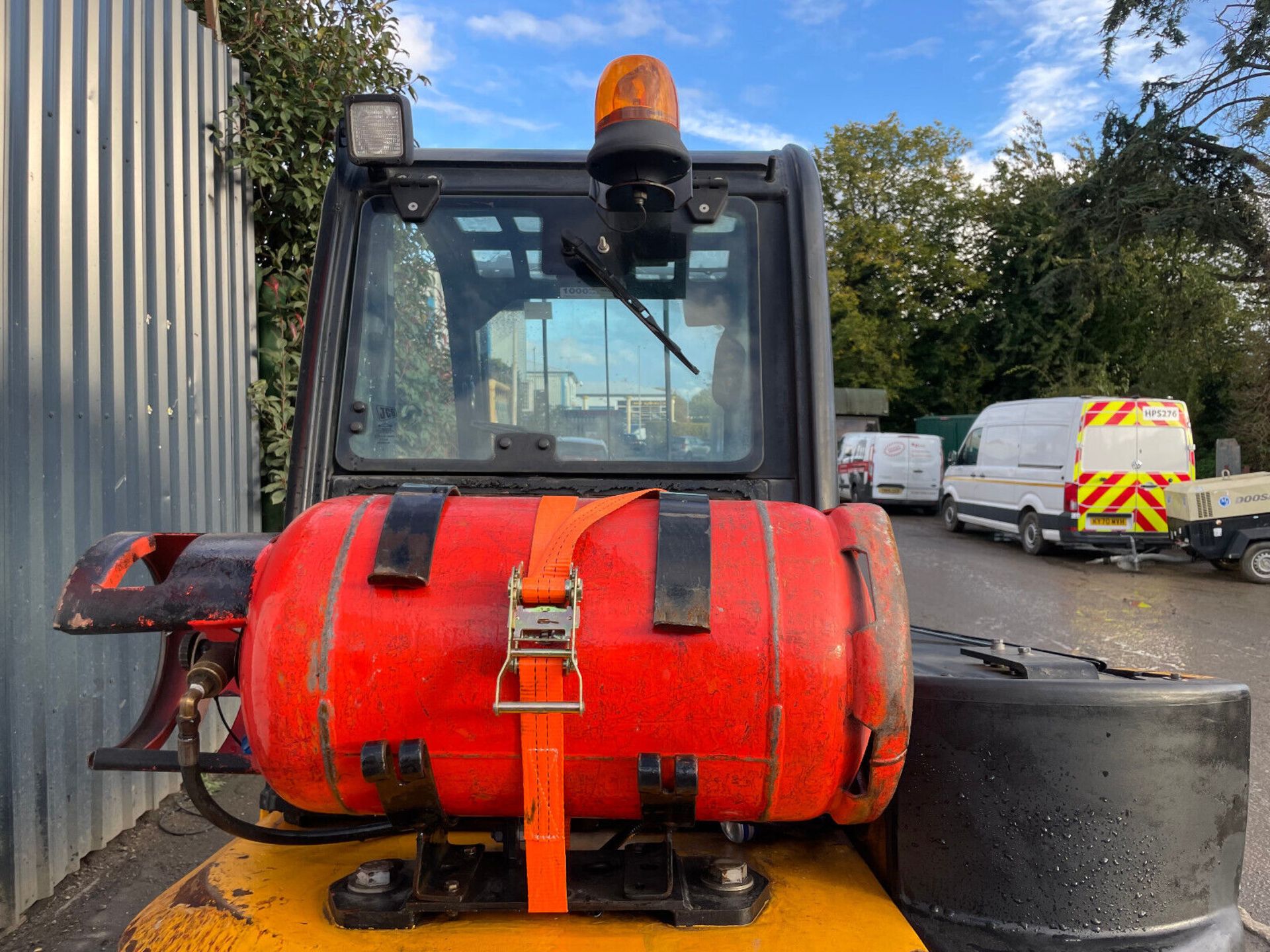 2013 JCB TELETRUK TLT30G: LPG POWER WITH 3000 KG PAYLOAD - Image 9 of 9