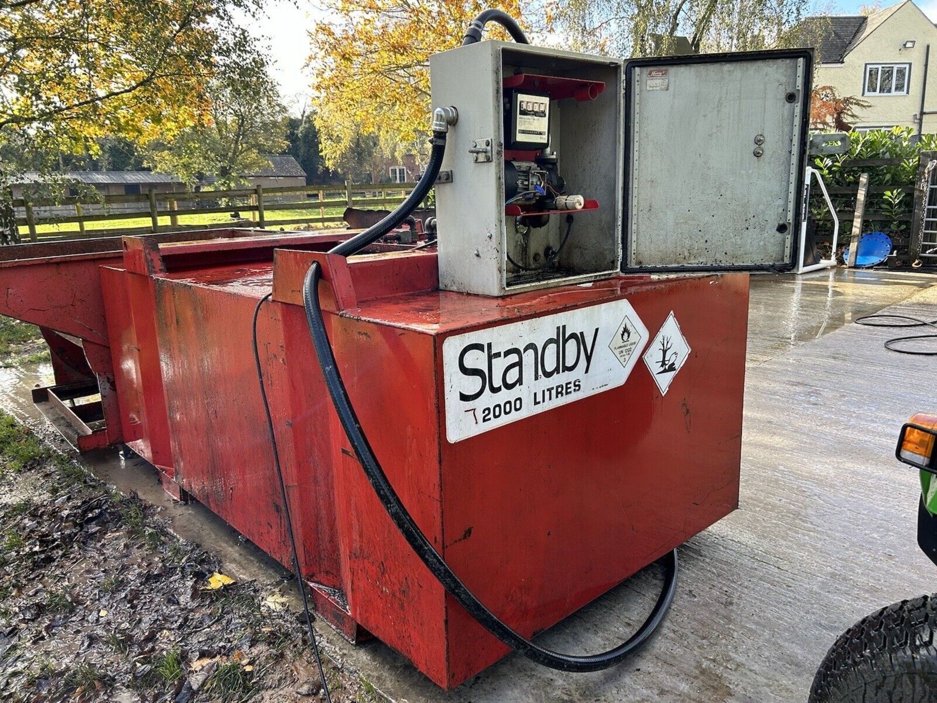 2000L BUNDED DIESEL TANK WITH 230V PUMP AND DELIVERY HOSE WITH LITRE COUNTER. - Image 2 of 5