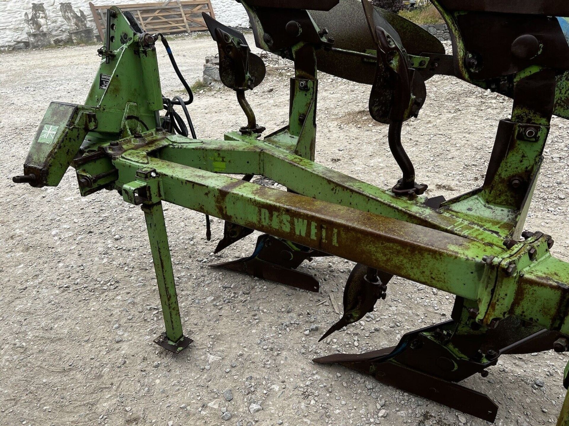 DEPENDABLE USED DOWDESWELL REVERSIBLE PLOUGH - Image 3 of 5