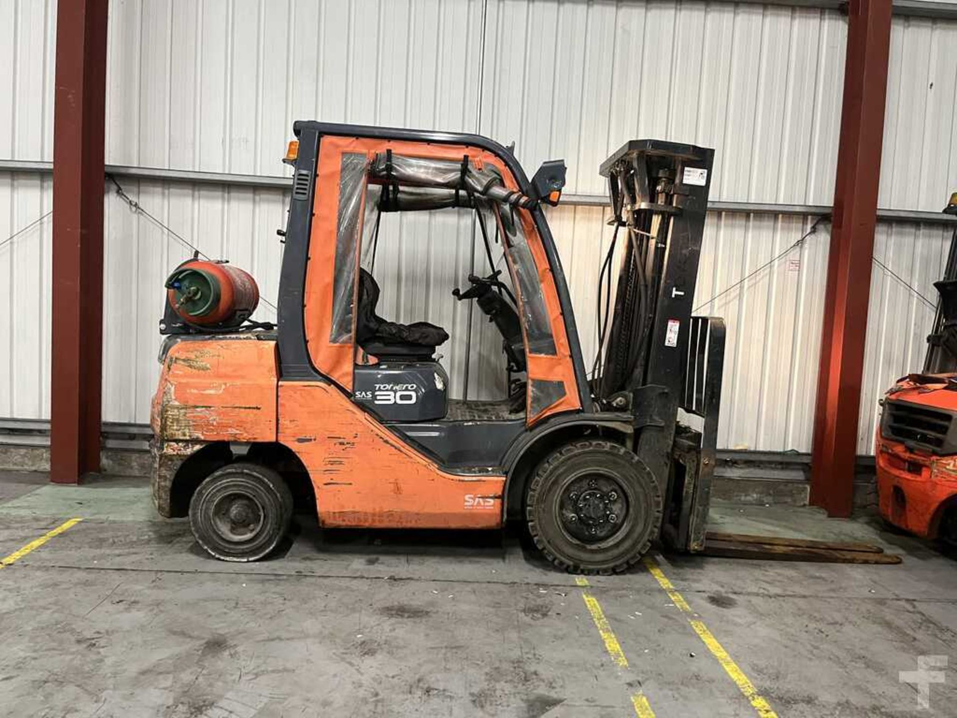 LPG FORKLIFTS TOYOTA 02-8FGF30
