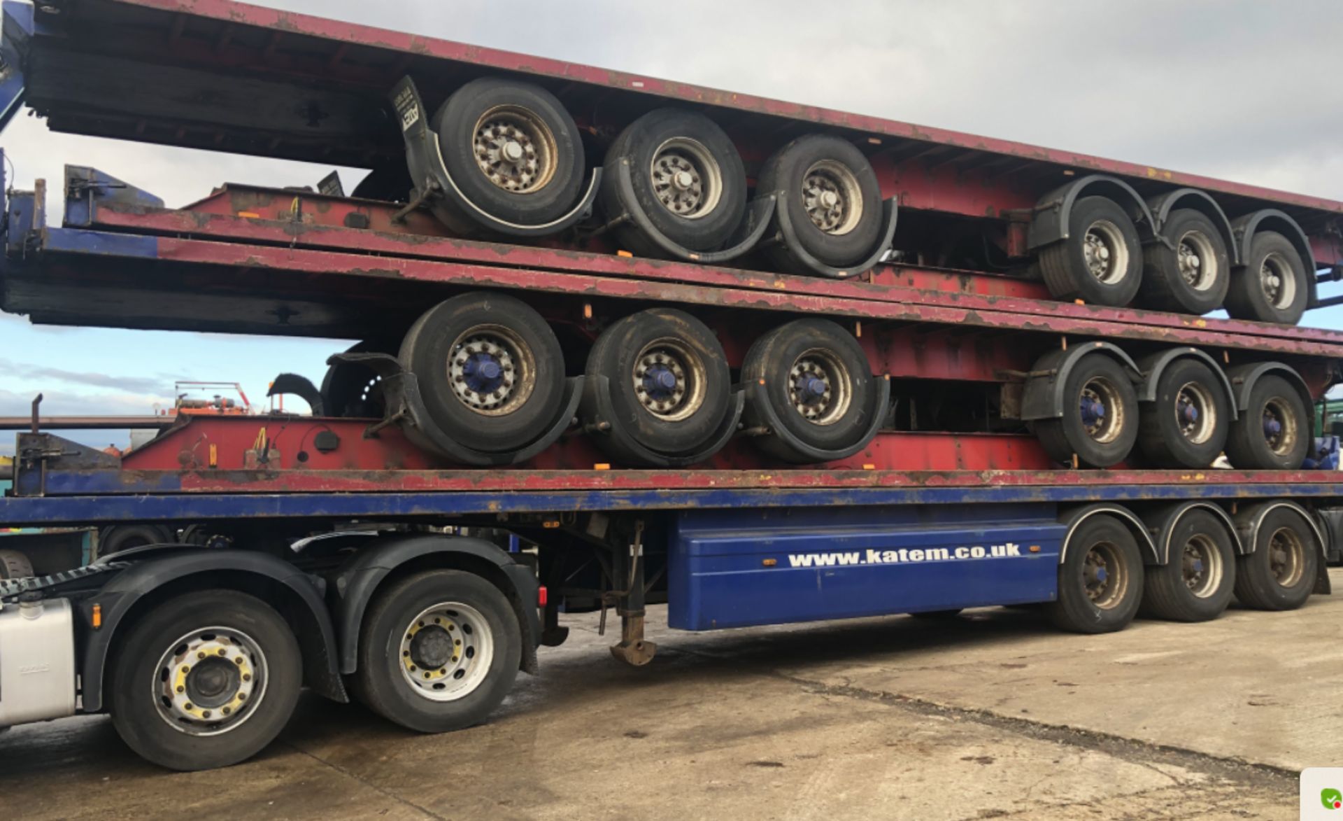 STACK OF 5 X13.6 METRE TRIAXLE FLAT TRAILORS BPW A - Image 8 of 9