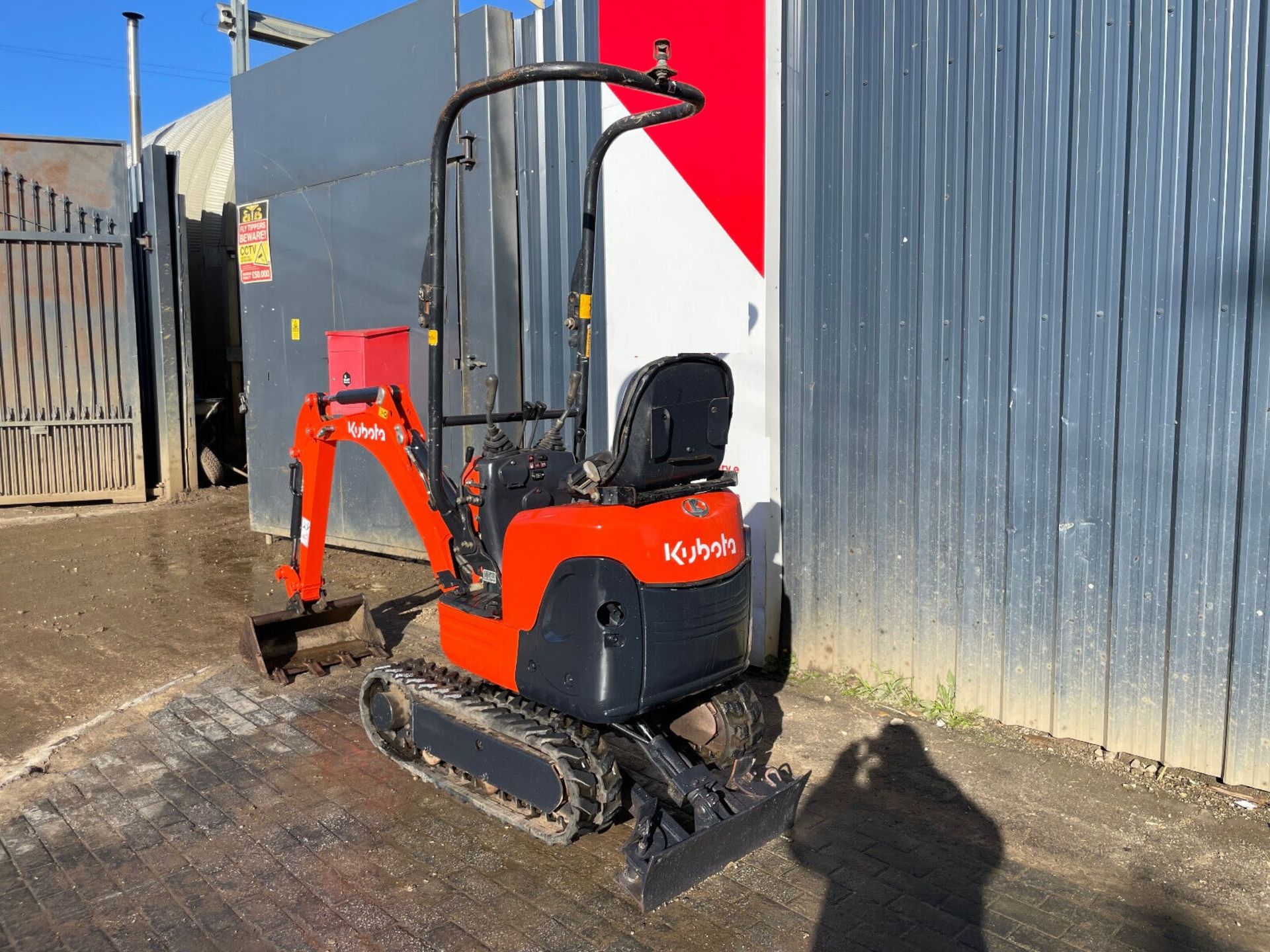 2017 KUBOTA K008-3: MICRO EXCAVATOR MARVEL WITH 1332 HOURS