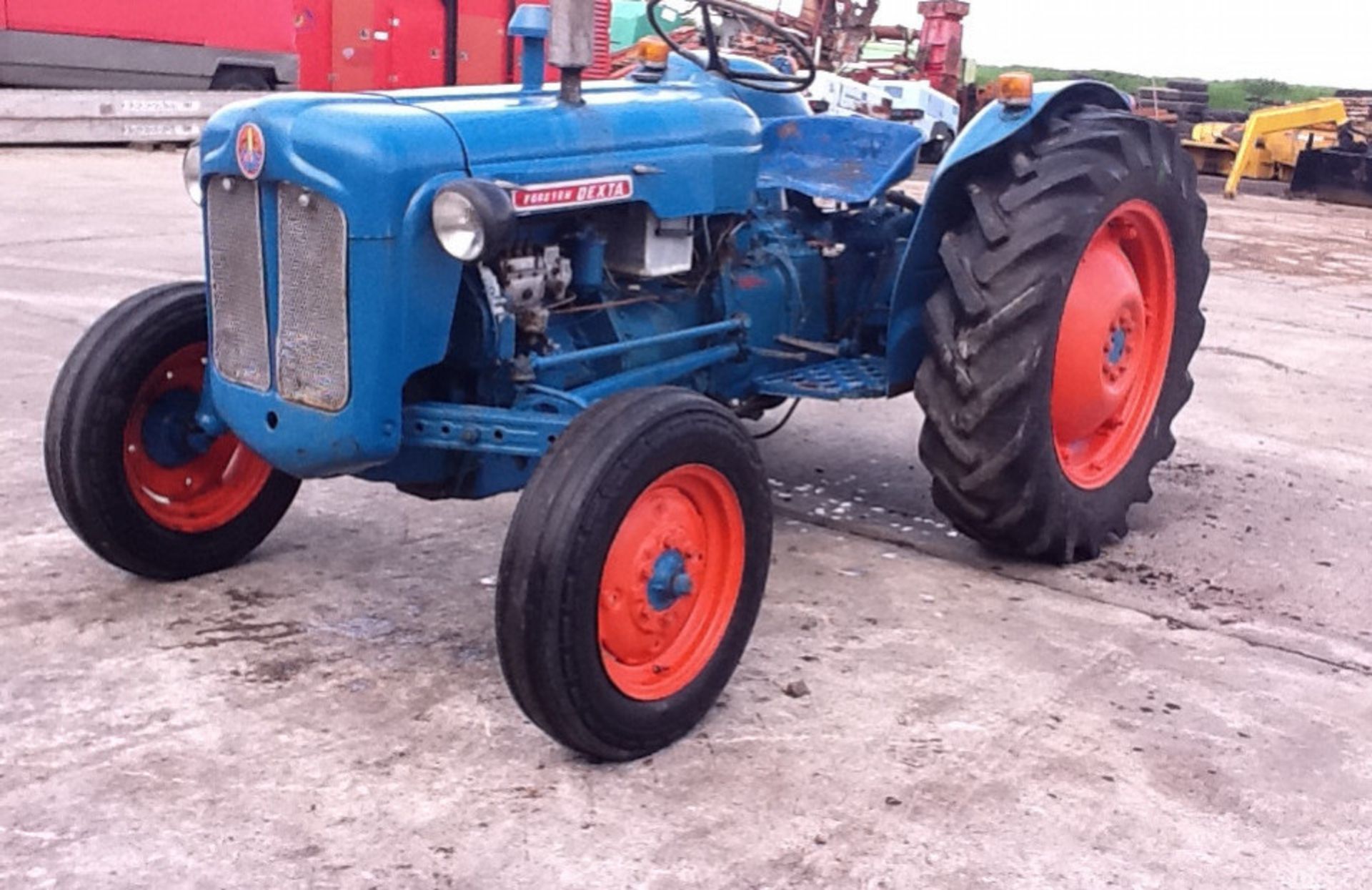 FORDSON DEXTA AG TRACTOR - Image 3 of 4