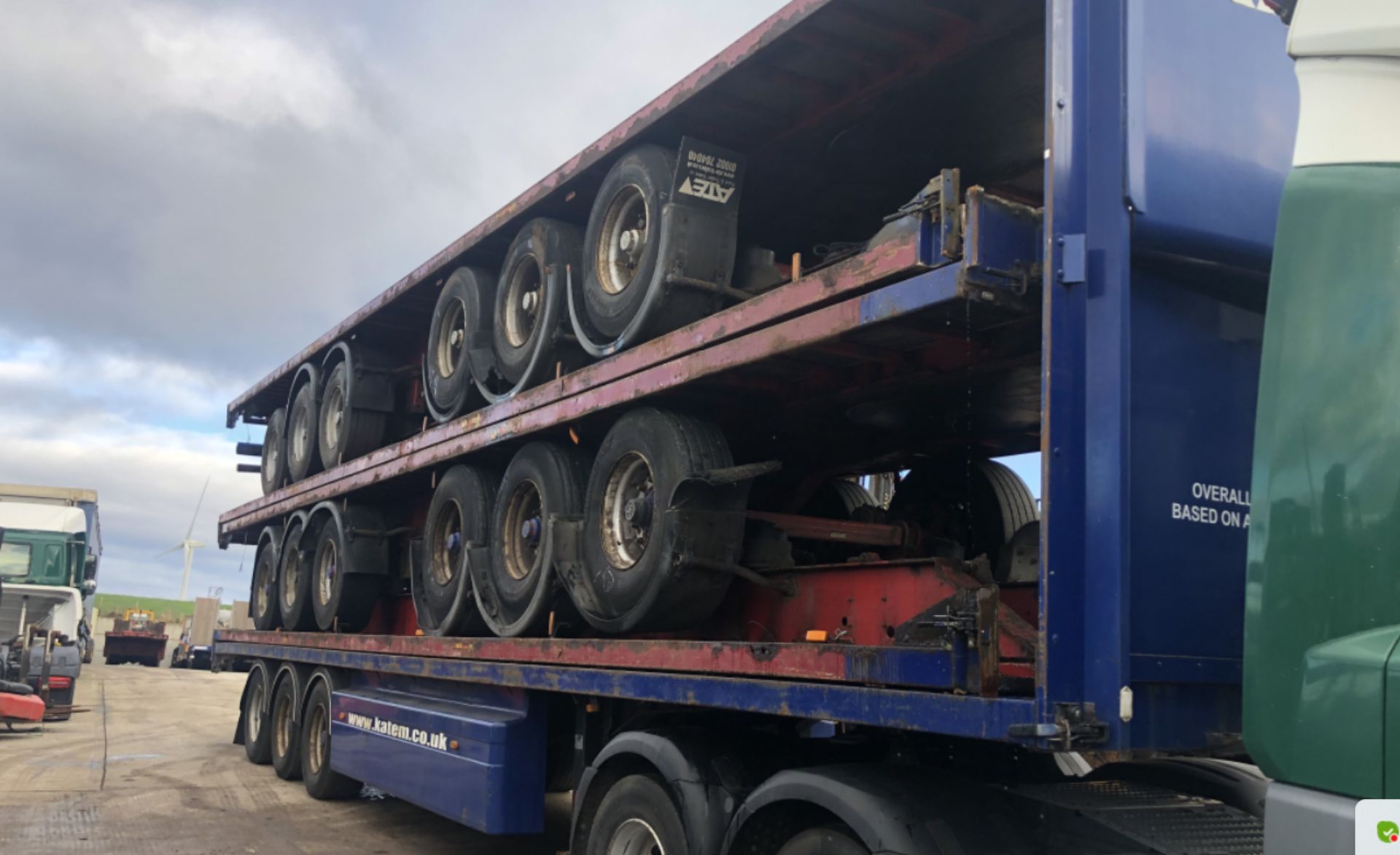 STACK OF 5 X13.6 METRE TRIAXLE FLAT TRAILORS BPW A - Image 3 of 9
