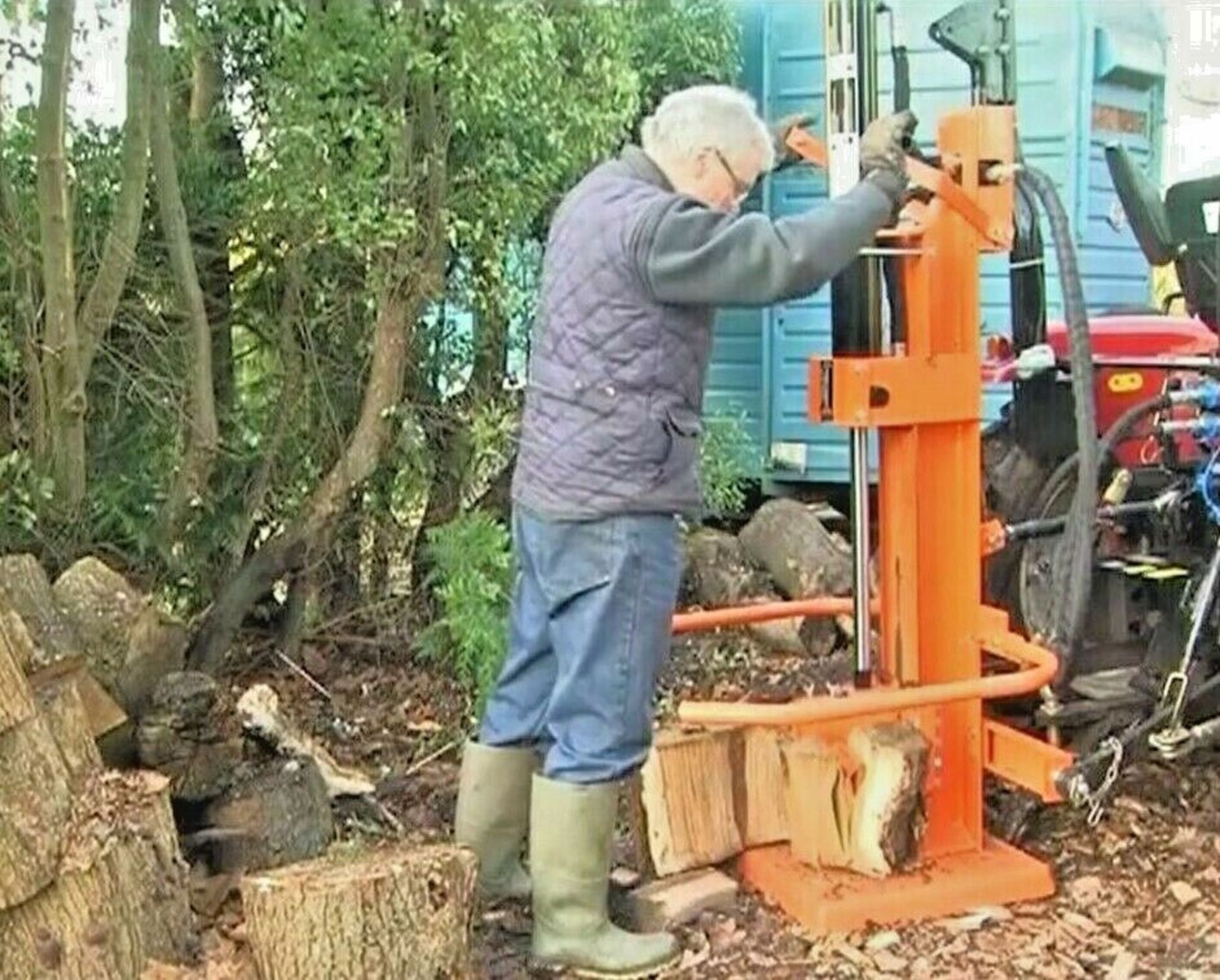 NEW TRACTOR MOUNTED LOG SPLITTER - Image 6 of 11