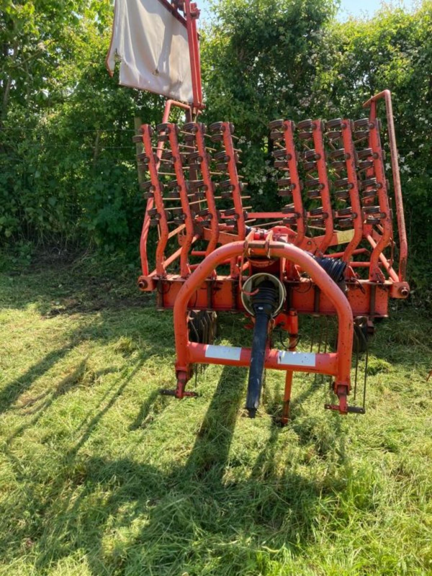 KUHN GA 4121GM SINGLE ROTOR RAKE. - Image 3 of 4