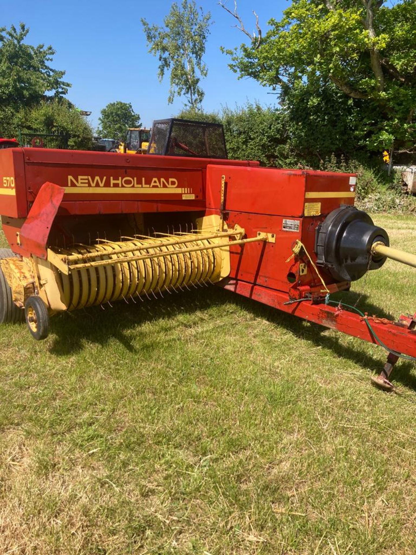 NEW HOLLAND 570 CONVENTIONAL BALER - Image 2 of 10