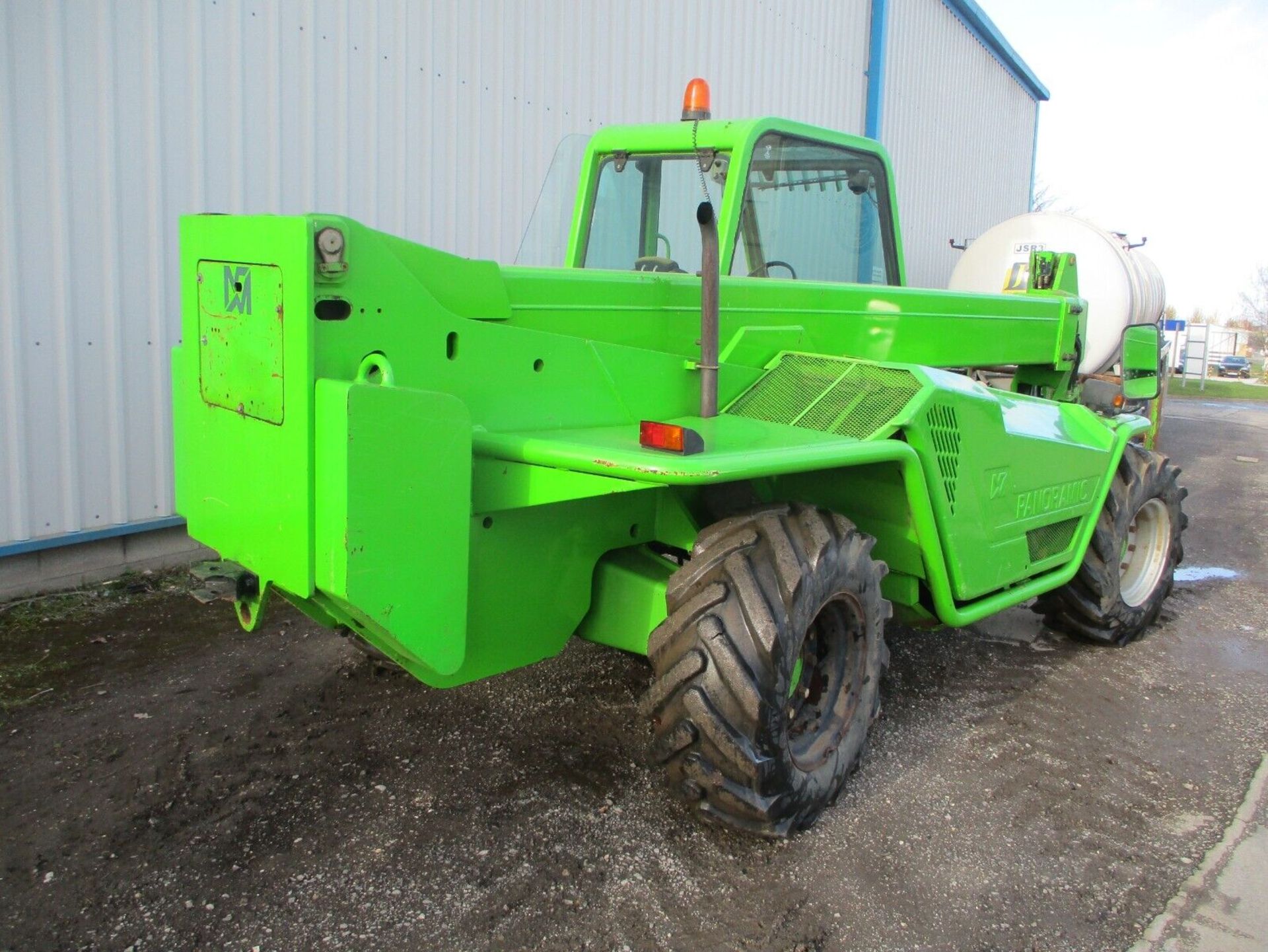 HEAVY LIFTING MASTERY: MERLO P60.10 TELEHANDLER, 6-TON LIFT POWER - Image 4 of 12