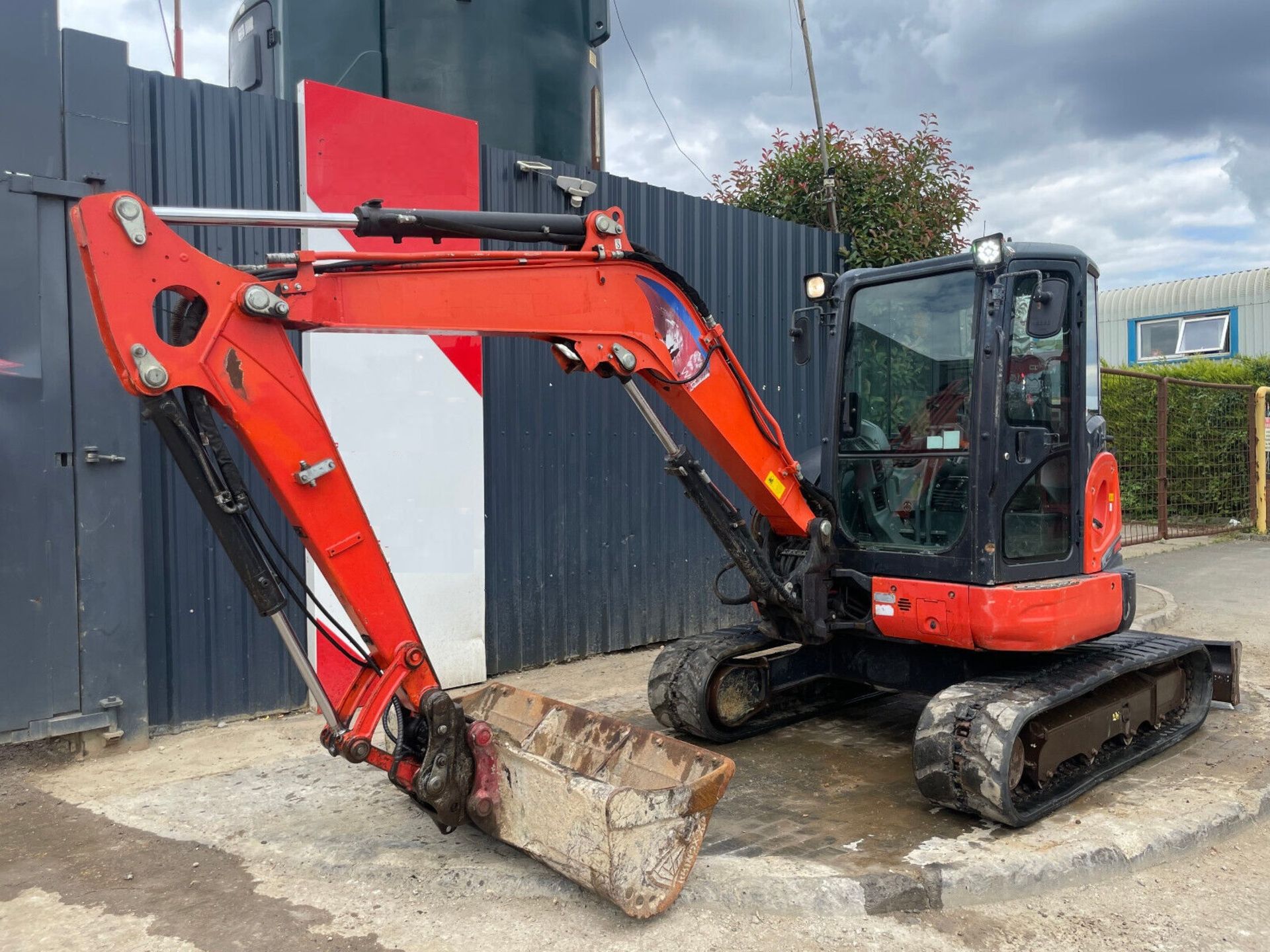 2015 KUBOTA U48-4: 3450 HOURS OF MINI EXCAVATOR EXCELLENCE - Image 5 of 12