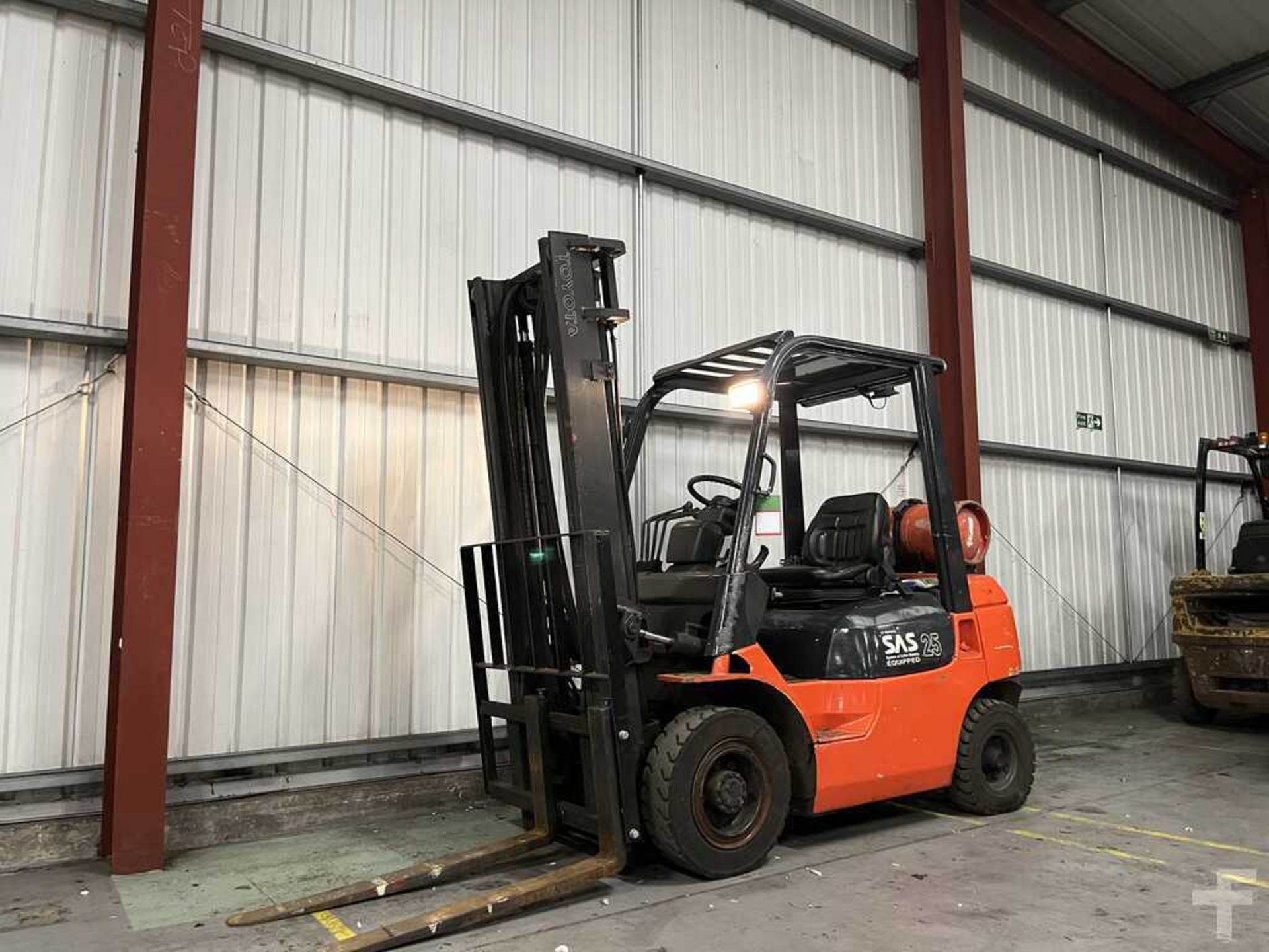 LPG FORKLIFTS TOYOTA 42-7FGF25 - Image 2 of 5