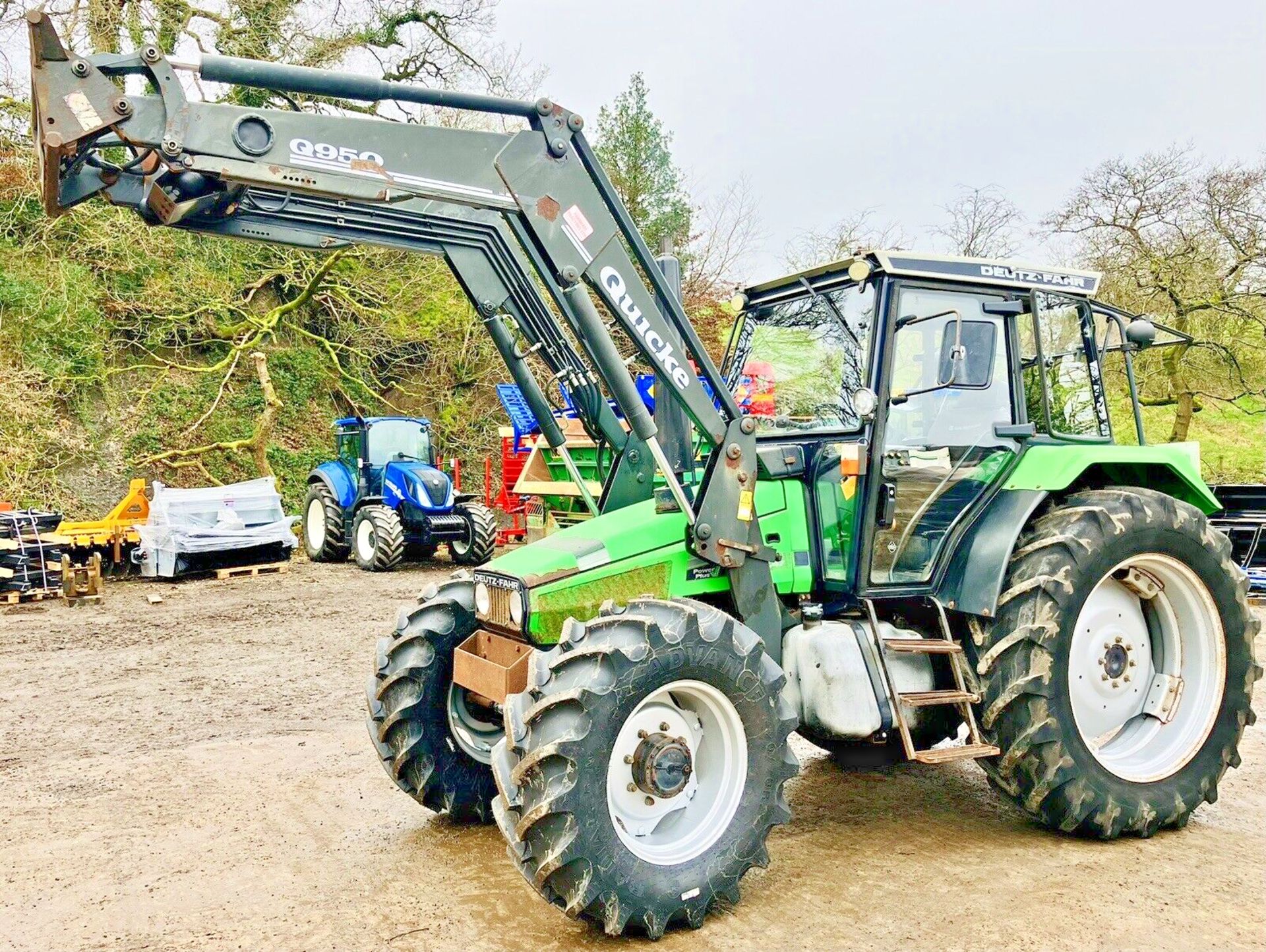 DEUTZ FAHR AGROXTRA 4.47 WITH A QUICKE Q950 LOADER. - Image 14 of 14