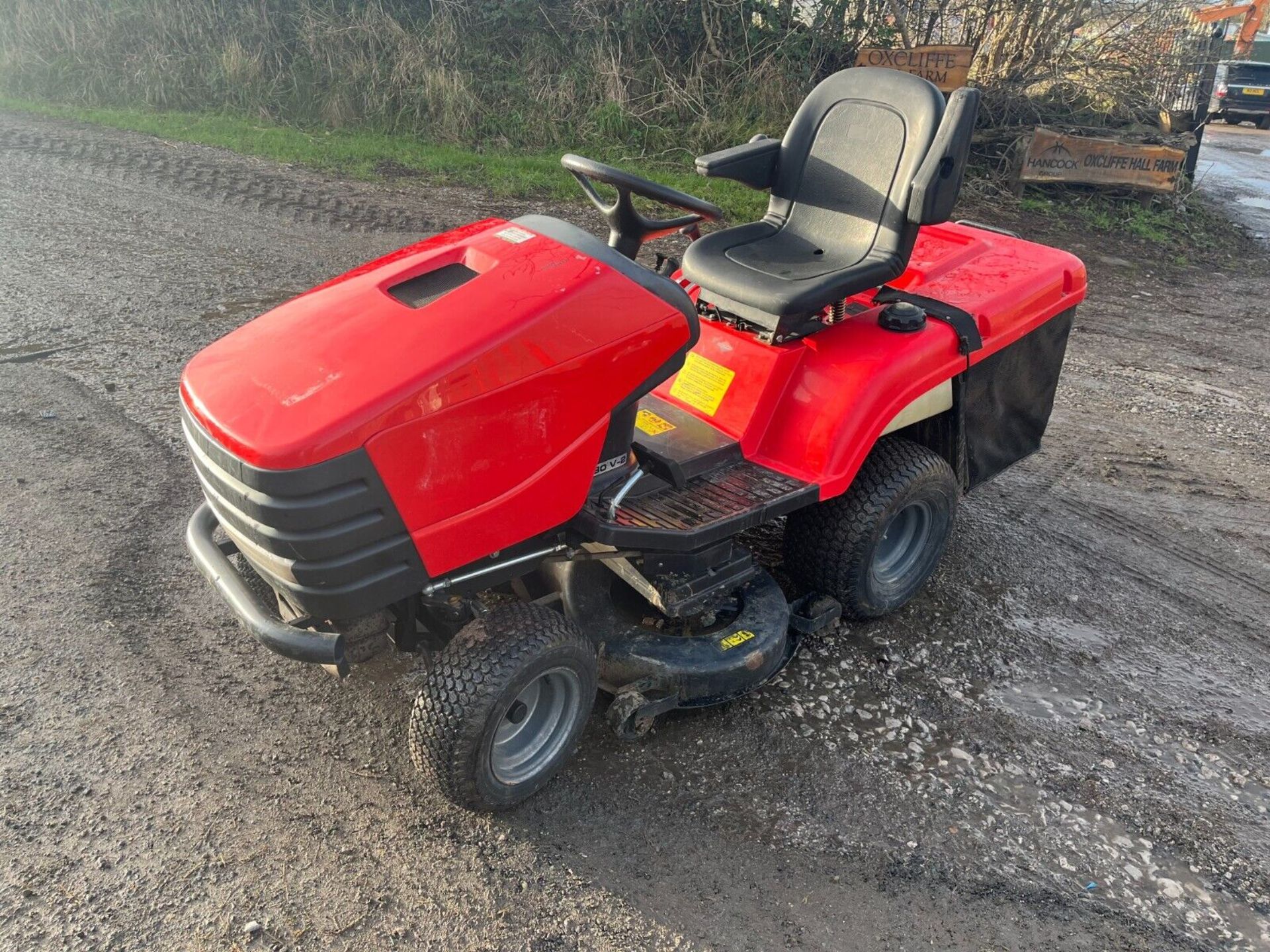 KARSIT TC180V RIDE ON LAWN MOWER ELECTRIC START GRASS BOX 18 HP BRIGGS STRATTON