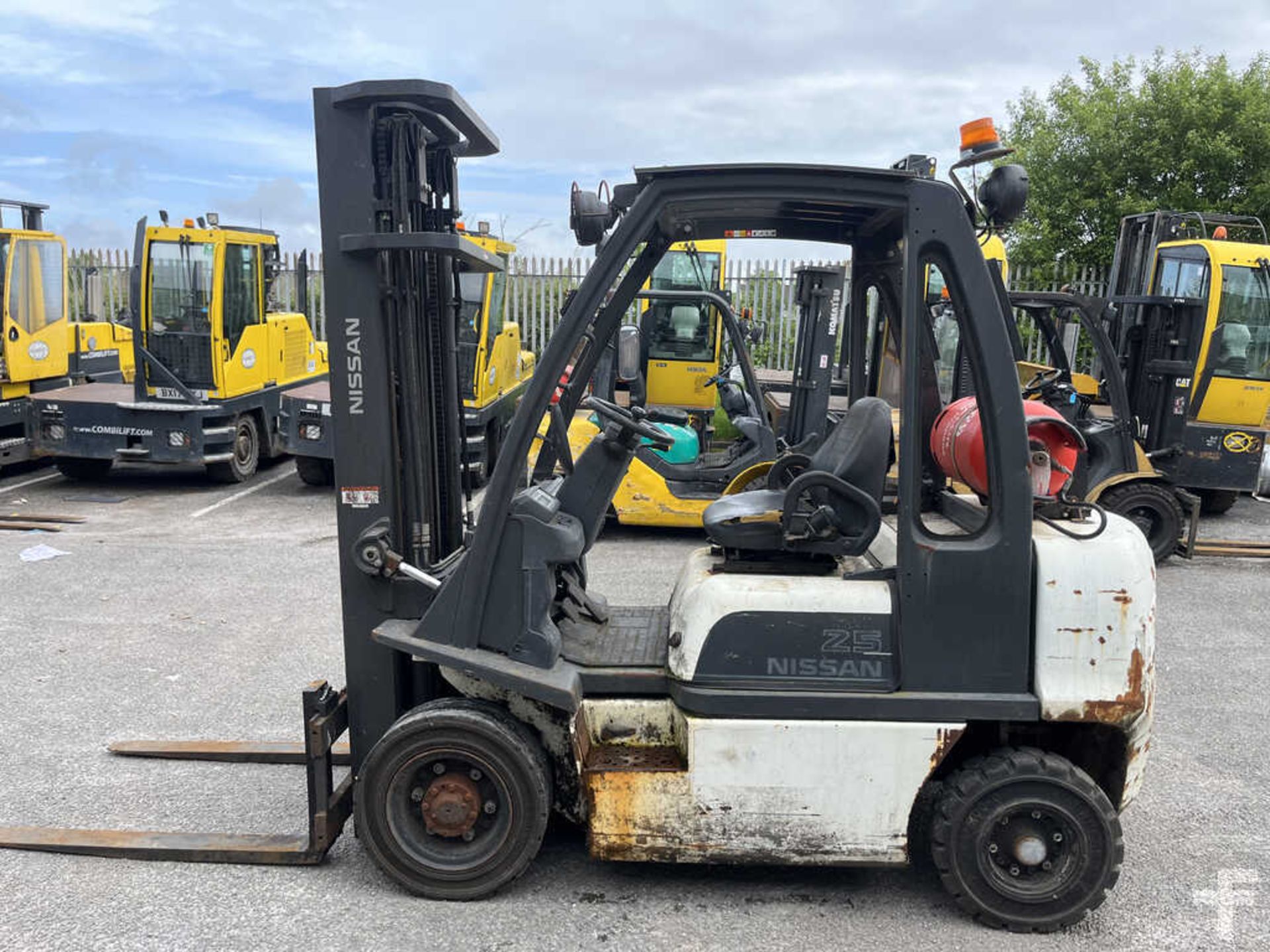 LPG FORKLIFTS NISSAN U1D2A25LQ