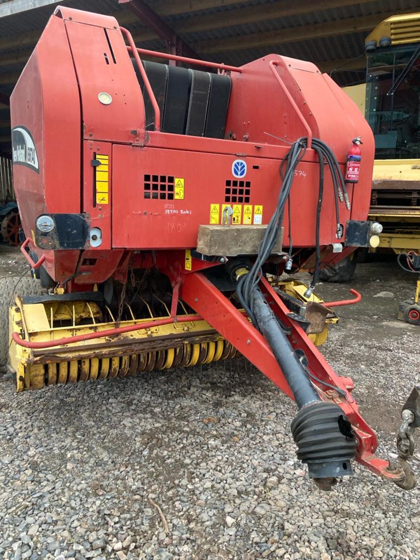 NEW HOLLAND BR740 SUPER FEED BALER. - Image 5 of 8