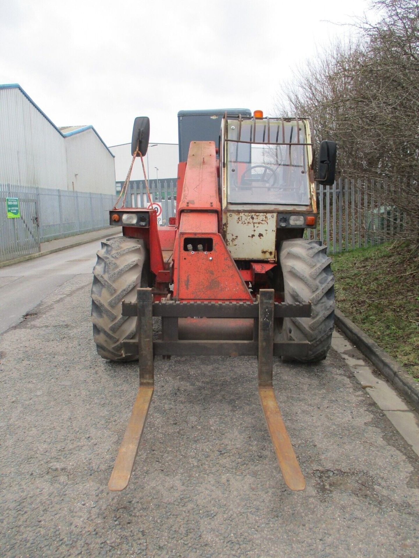 TURBOCHARGED TITAN: MANITOU MT425 TELEHANDLER, 2.5-TON LIFT POWER - Image 10 of 15