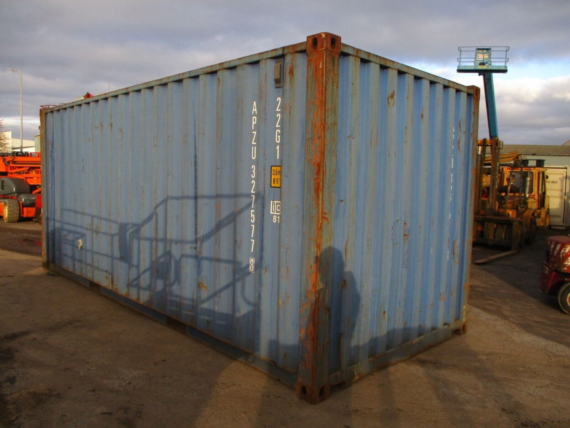 SHIPPING CONTAINER 20 FEET LONG X 8 FEET WIDE - Image 5 of 9