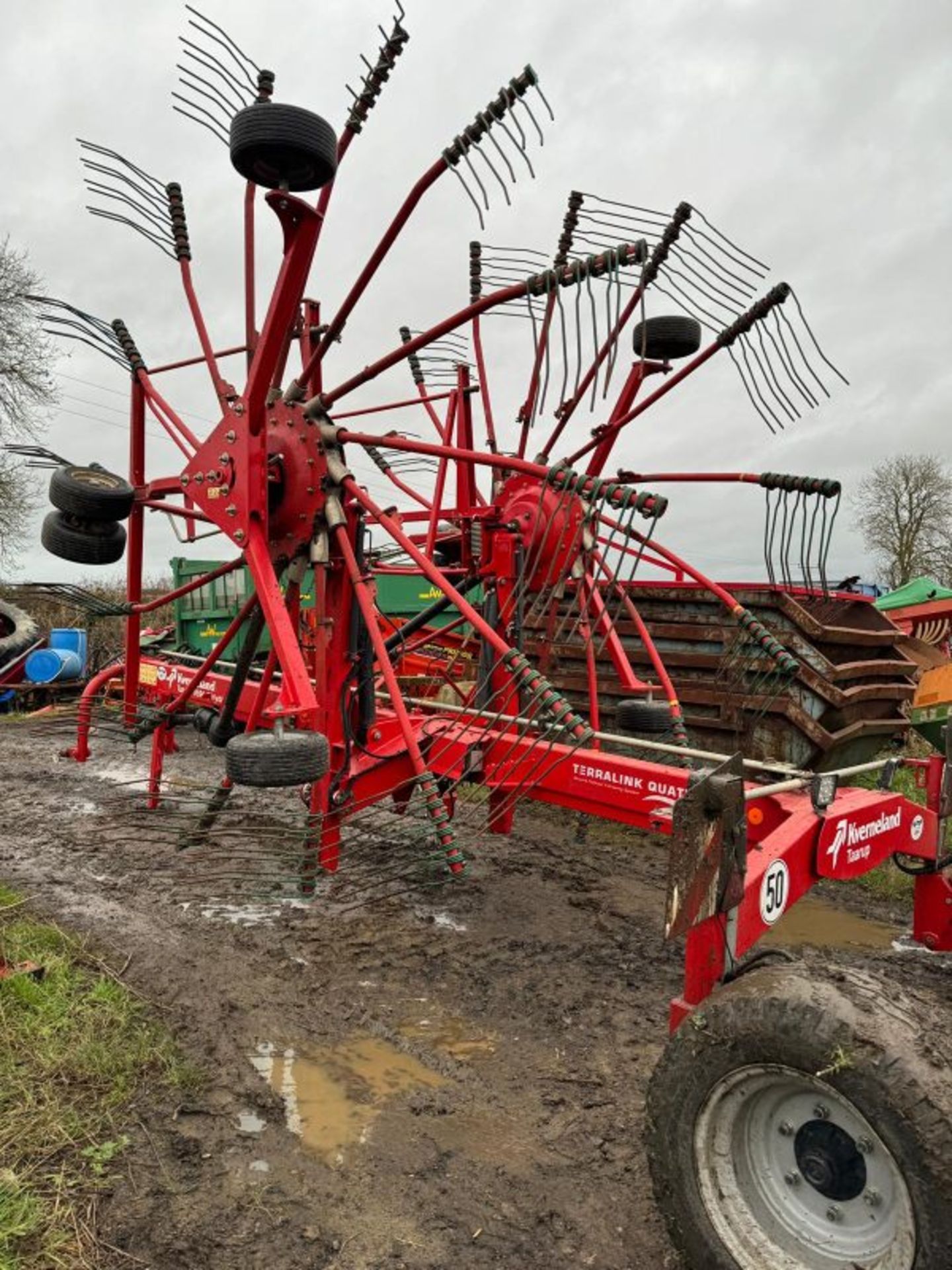 KVERNELAND 9590C TWIN ROTOR RAKE - Image 4 of 6