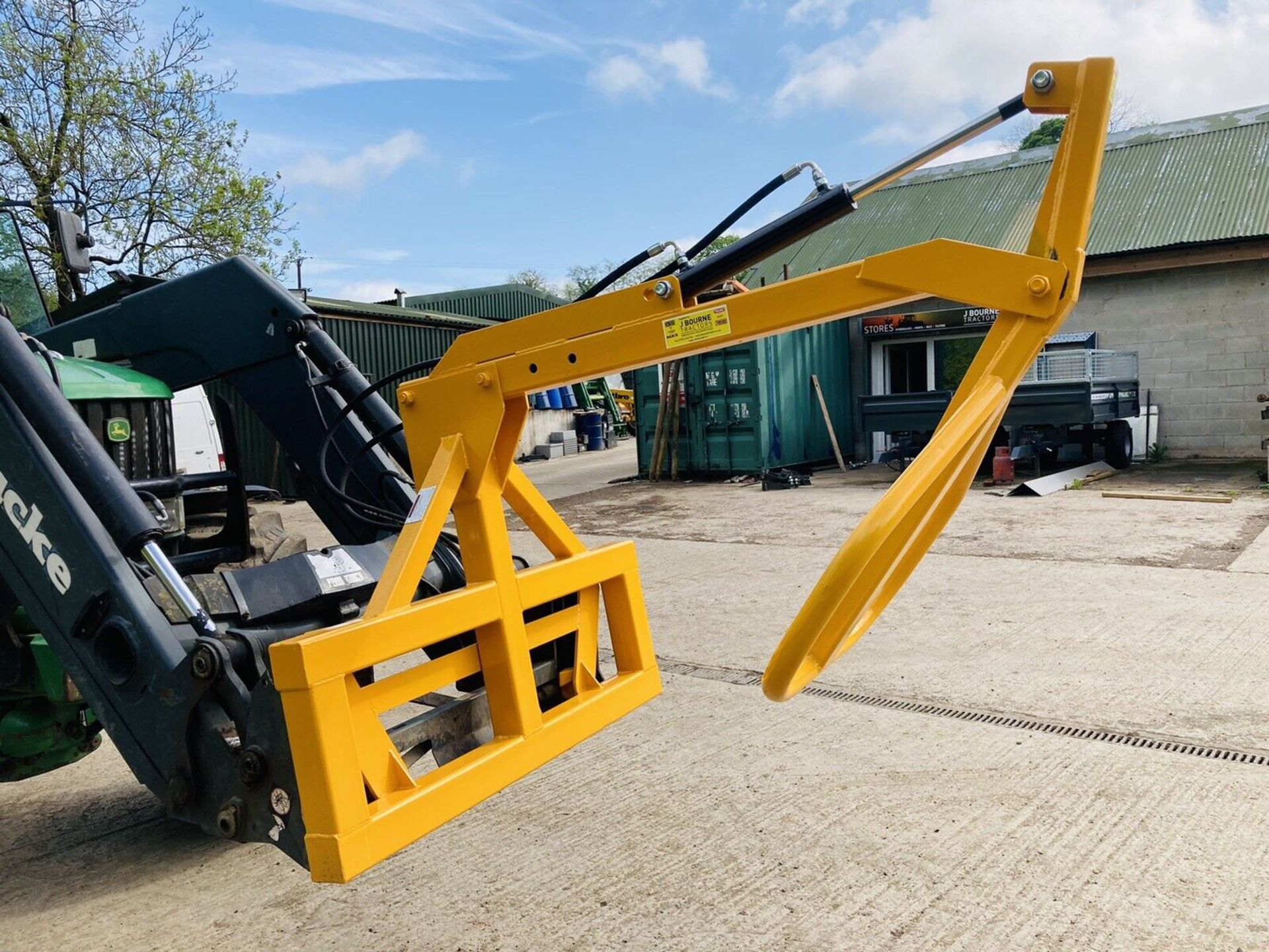 HEAVY-DUTY ELEPHANT'S TRUNK: UNIVERSAL BALE HANDLER - Image 2 of 7