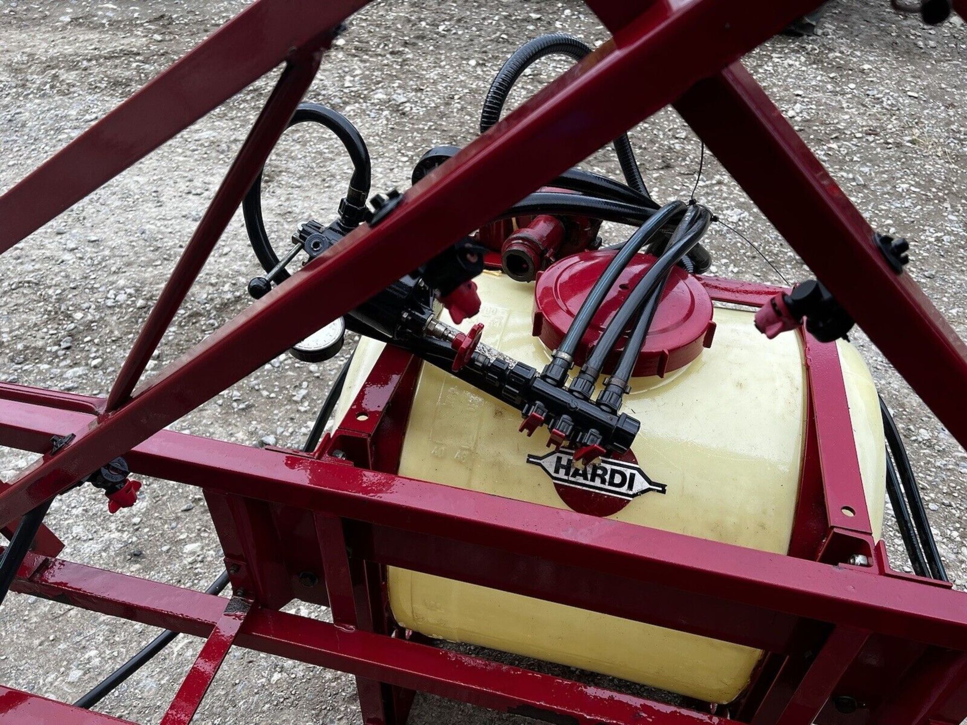 ROBUST HARDI CROP SPRAYER: 200L, FULLY WORKING - Image 5 of 8