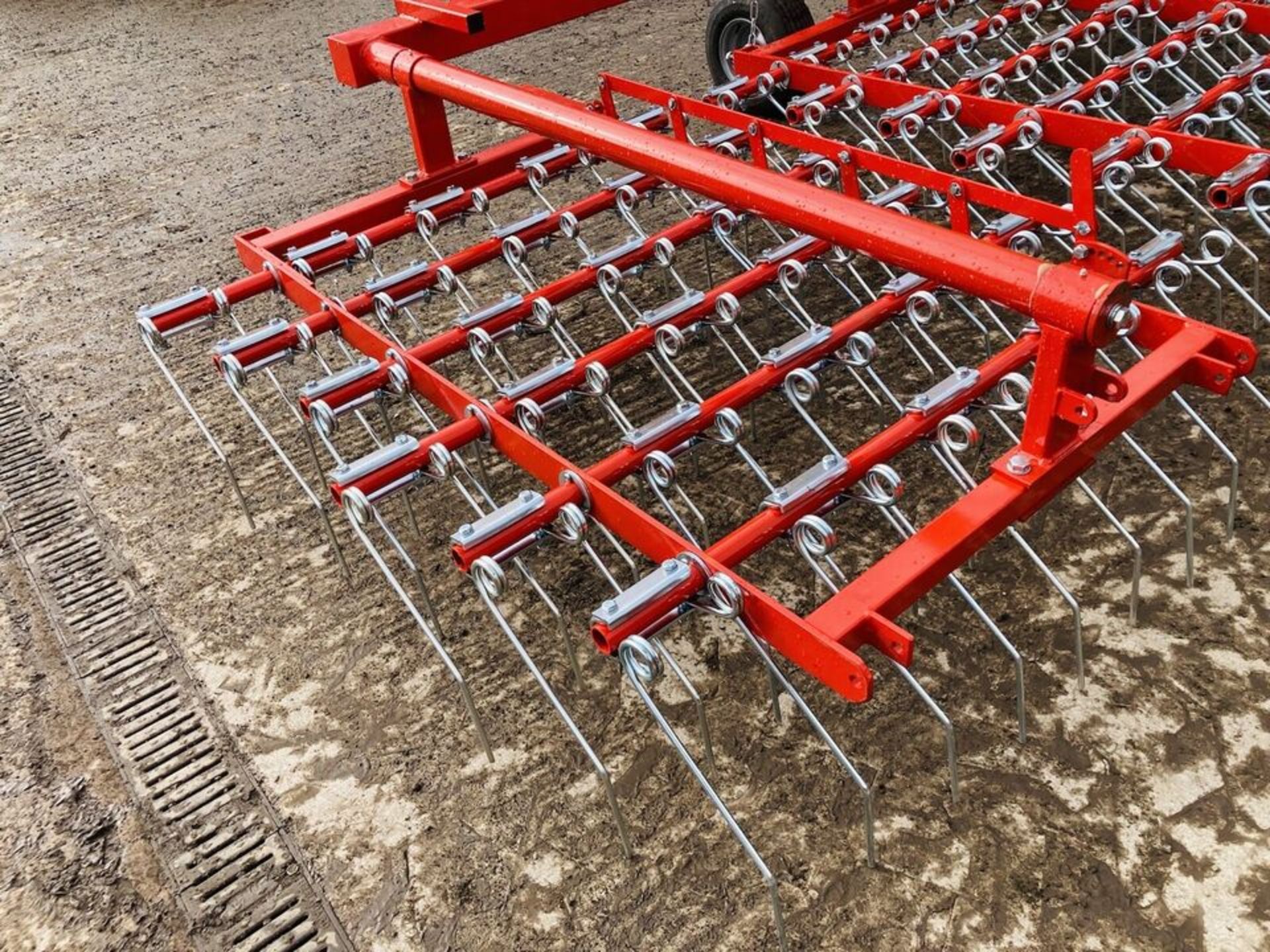 5M 2023 HYDRAULIC FOLDING TINE HARROWS IN STOCK 6M.. - Image 2 of 8