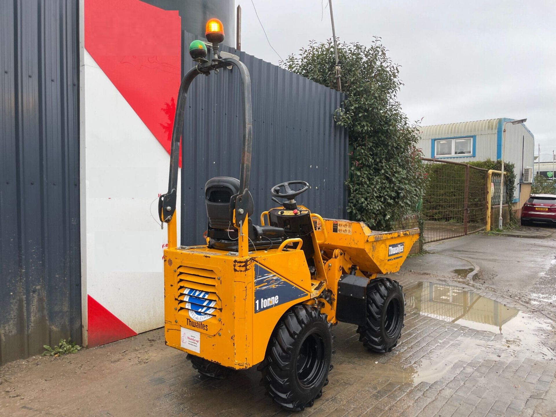 2016 THWAITES 1 TONNE DUMPER: ROBUST PERFORMANCE AND LOW HOURS - Image 3 of 8