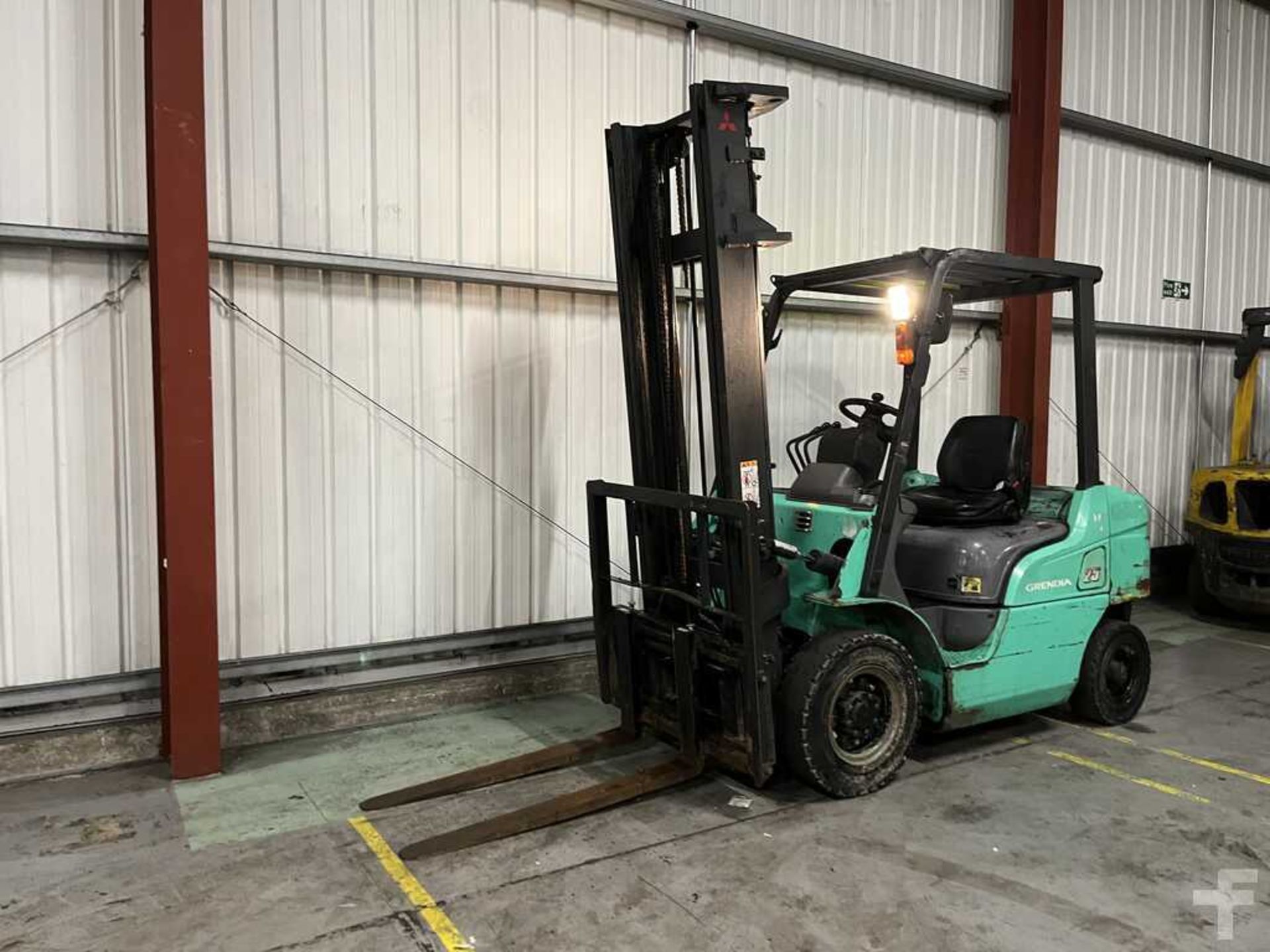 2009 DIESEL FORKLIFTS MITSUBISHI FD25T - Image 2 of 6