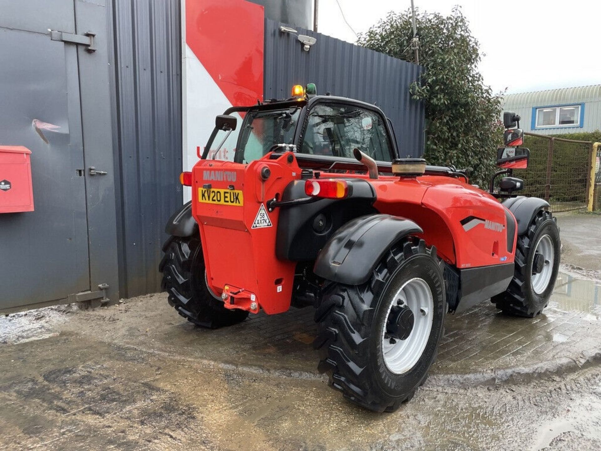 POWERFUL PRECISION: 2020 MANITOU MT 933 EASY TELEHANDLER, 4X4X4, 3300KG PAYLOAD - Image 3 of 11