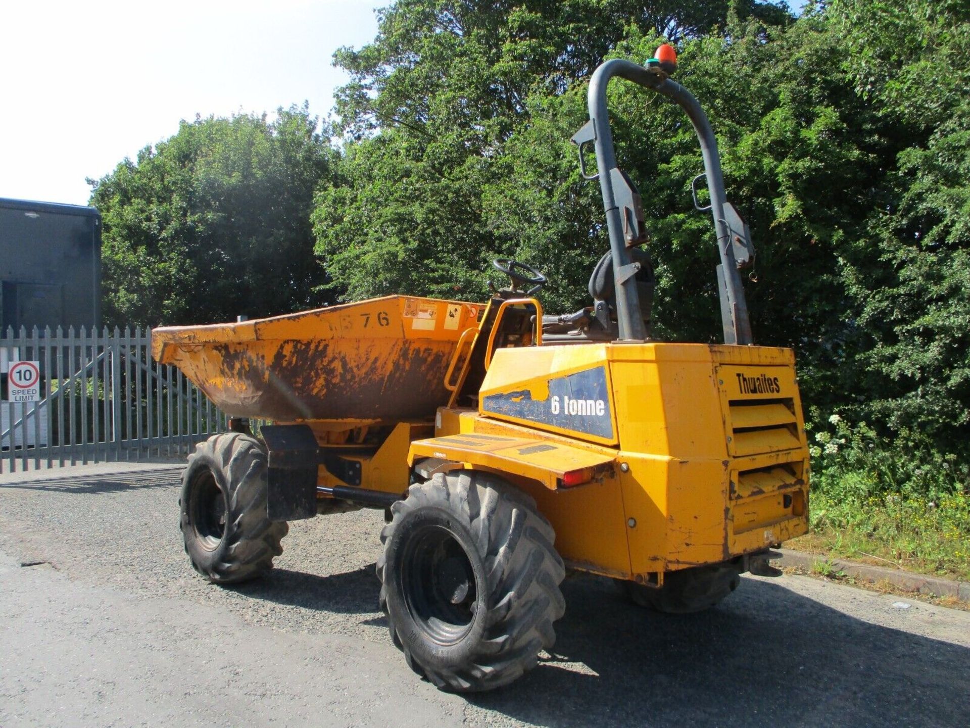 2012 THWAITES 6-TON DUMPER: THE SWIVEL SKIP SPECIALIST - Image 3 of 13