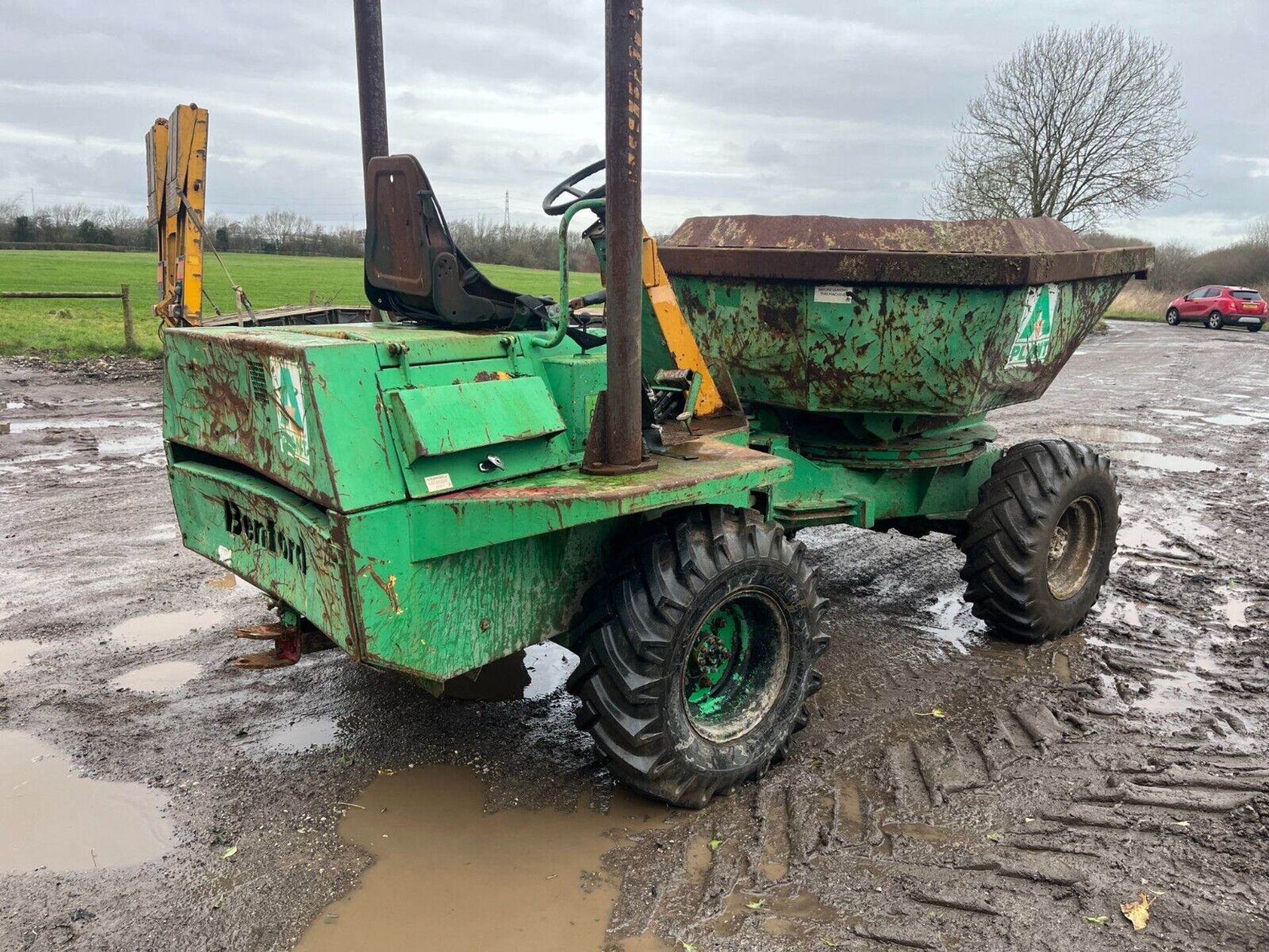 POWERFUL BENFORD 3-TON DUMPER: LISTER ENGINE, FLAWLESS BRAKES - Image 2 of 9