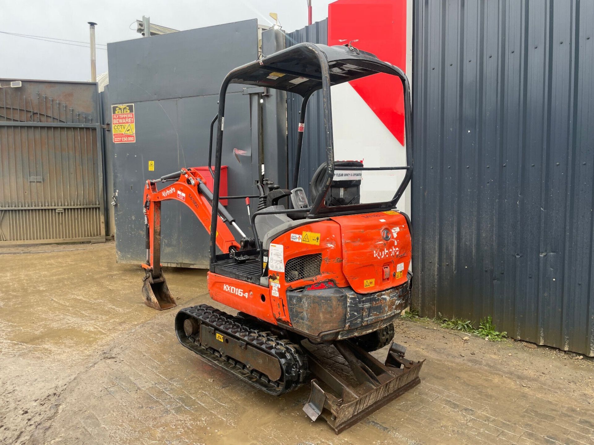 2015 KUBOTA KX016-4: UNLEASH EFFICIENCY WITH 2230 PROVEN HOURS