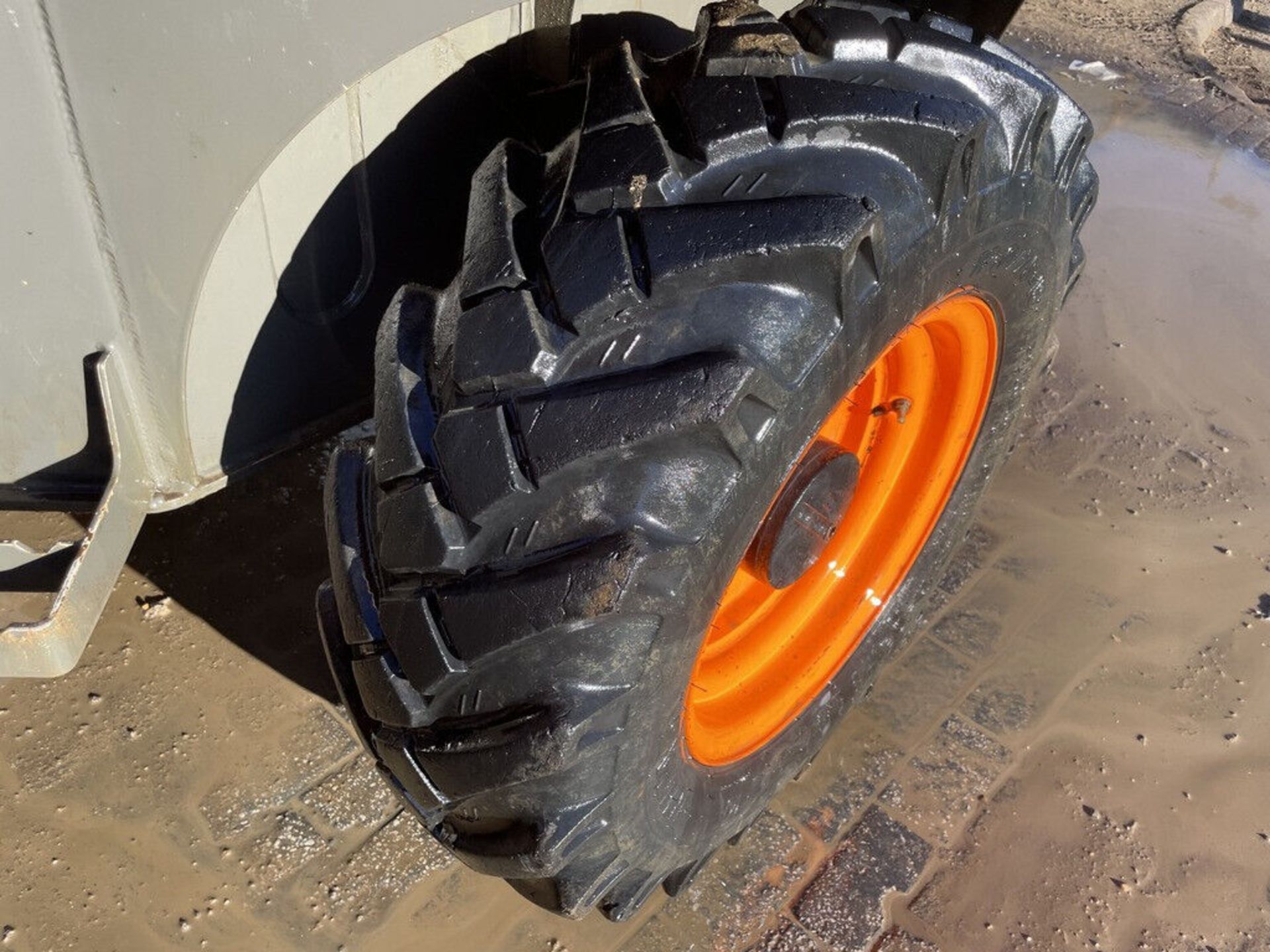 HYDRO HERO: UNLEASH POWER WITH 2019 KUBOTA DIESEL 4X4 - 4500KG PAYLOAD - Image 8 of 12