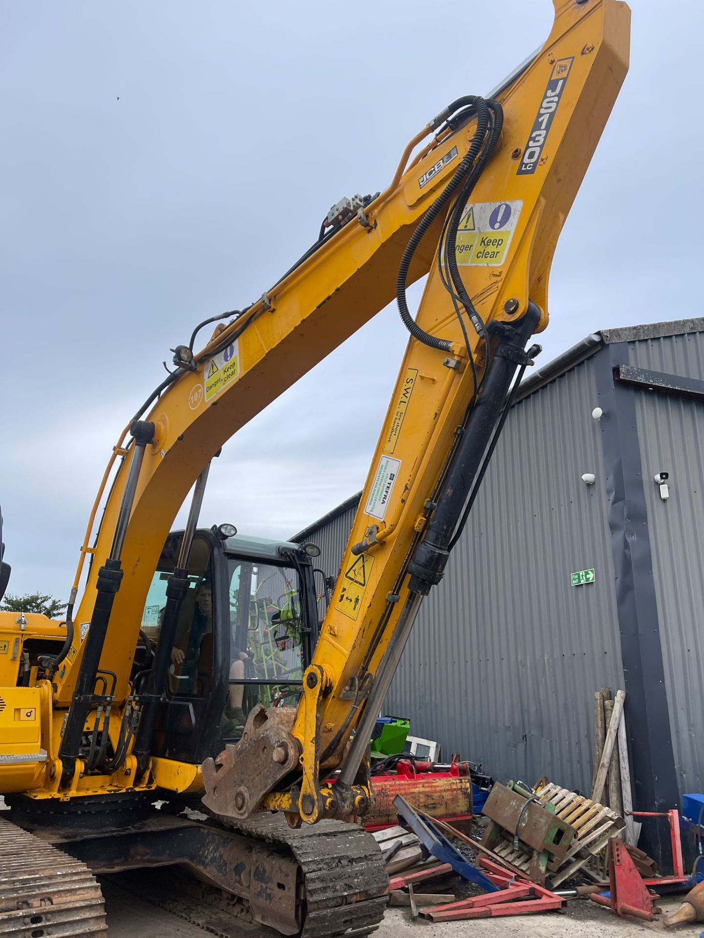 JCB JS130 DIGGER. - Image 5 of 16