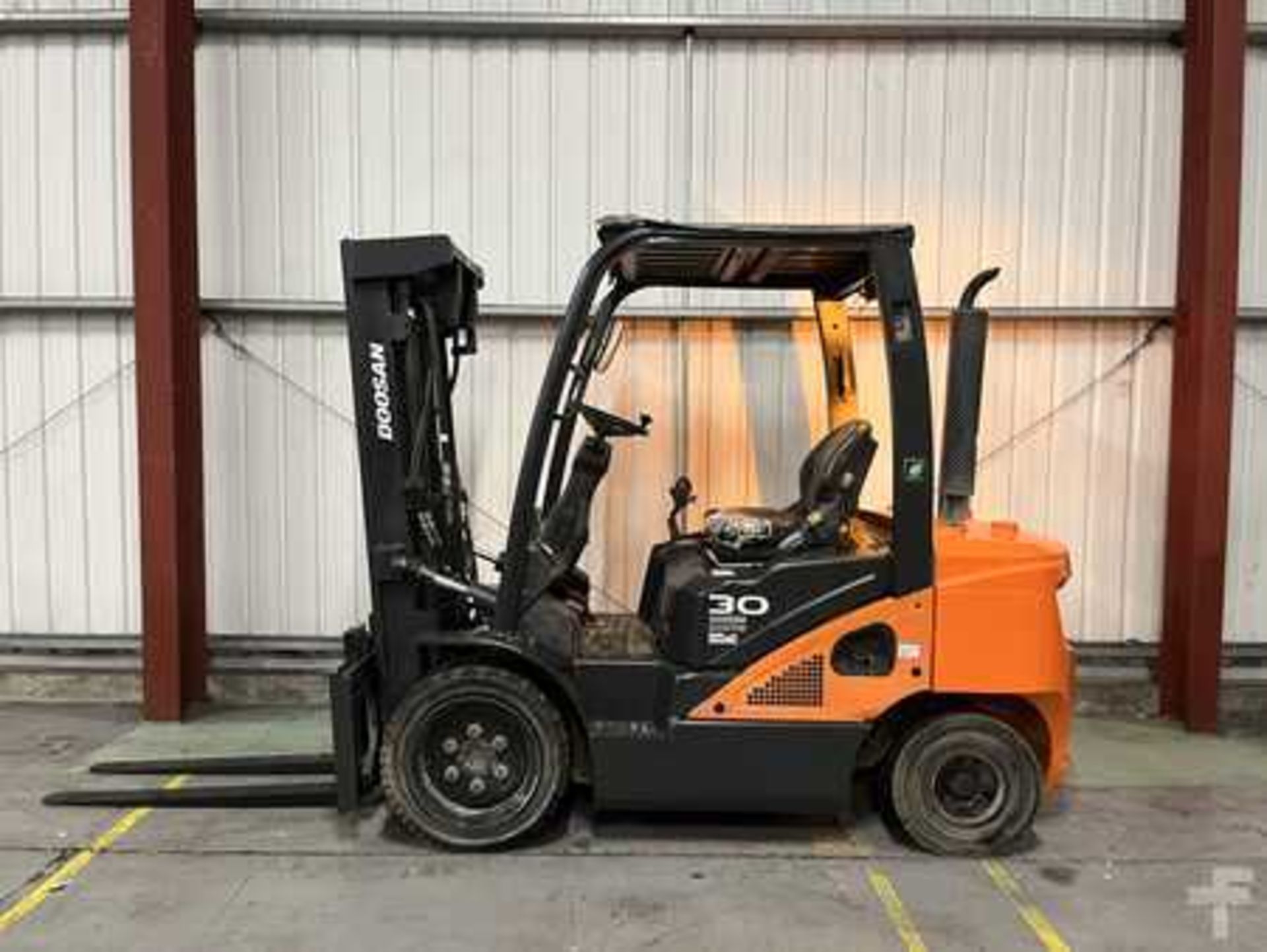 DIESEL FORKLIFTS DOOSAN D30 - Image 2 of 6