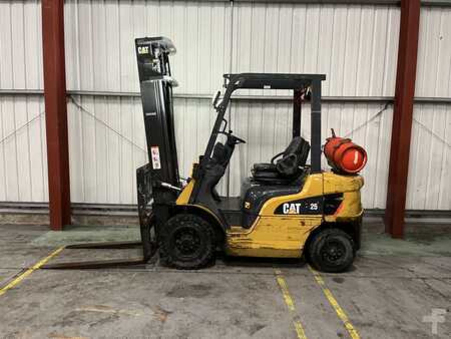 LPG FORKLIFTS CAT LIFT TRUCKS GP25NT