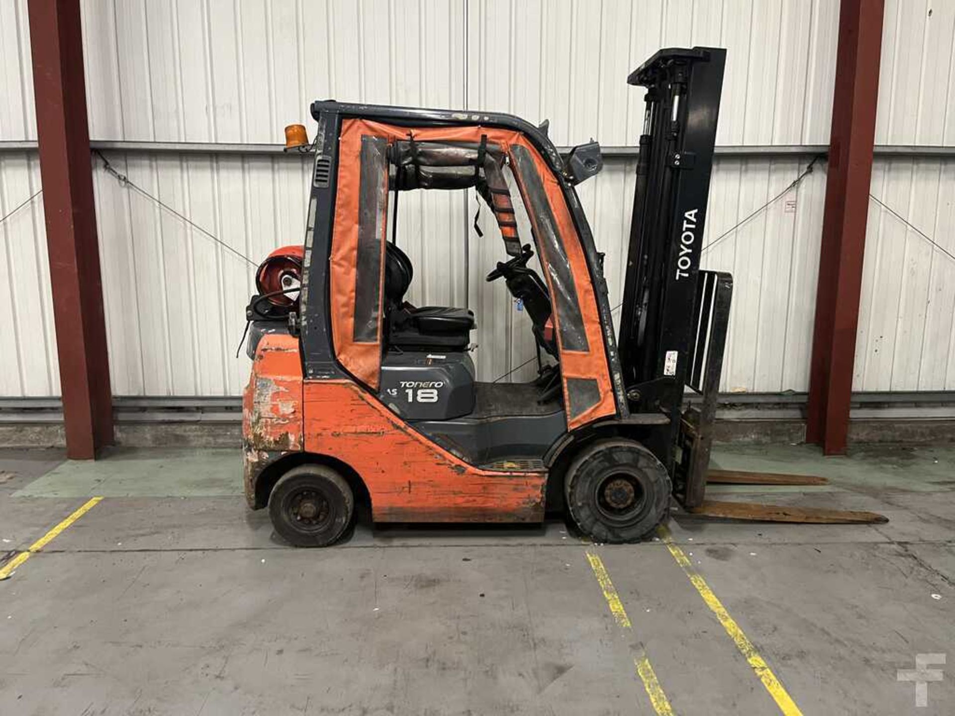 LPG FORKLIFTS TOYOTA 02-8FGF18