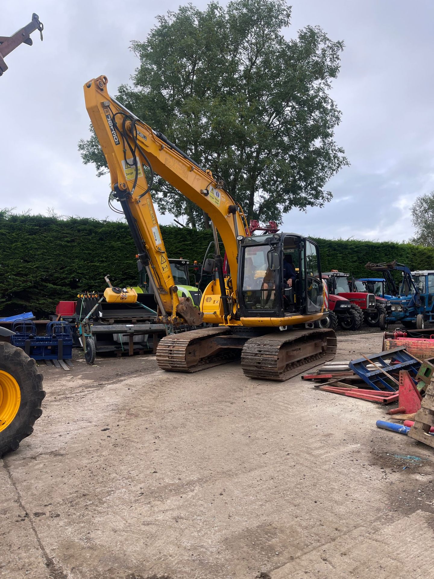 JCB JS130 DIGGER. - Image 4 of 16