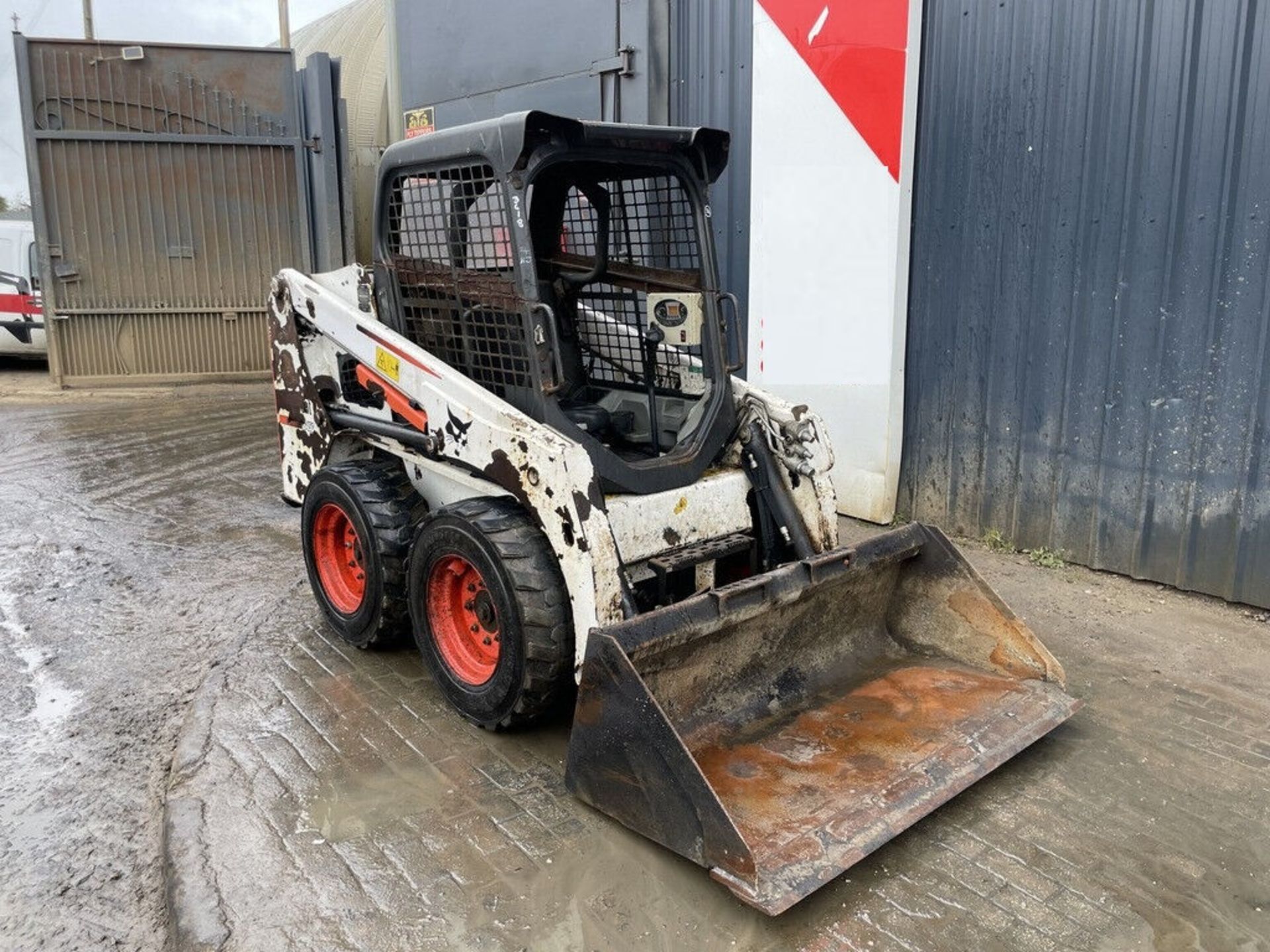 2016 KUBOTA POWERHOUSE: 2530 HOURS, 4X4, 35.9 KW DIESEL ENGINE