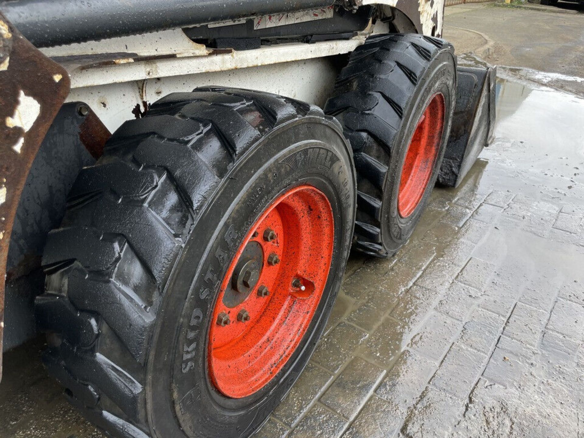 2016 KUBOTA POWERHOUSE: 2530 HOURS, 4X4, 35.9 KW DIESEL ENGINE - Image 4 of 11