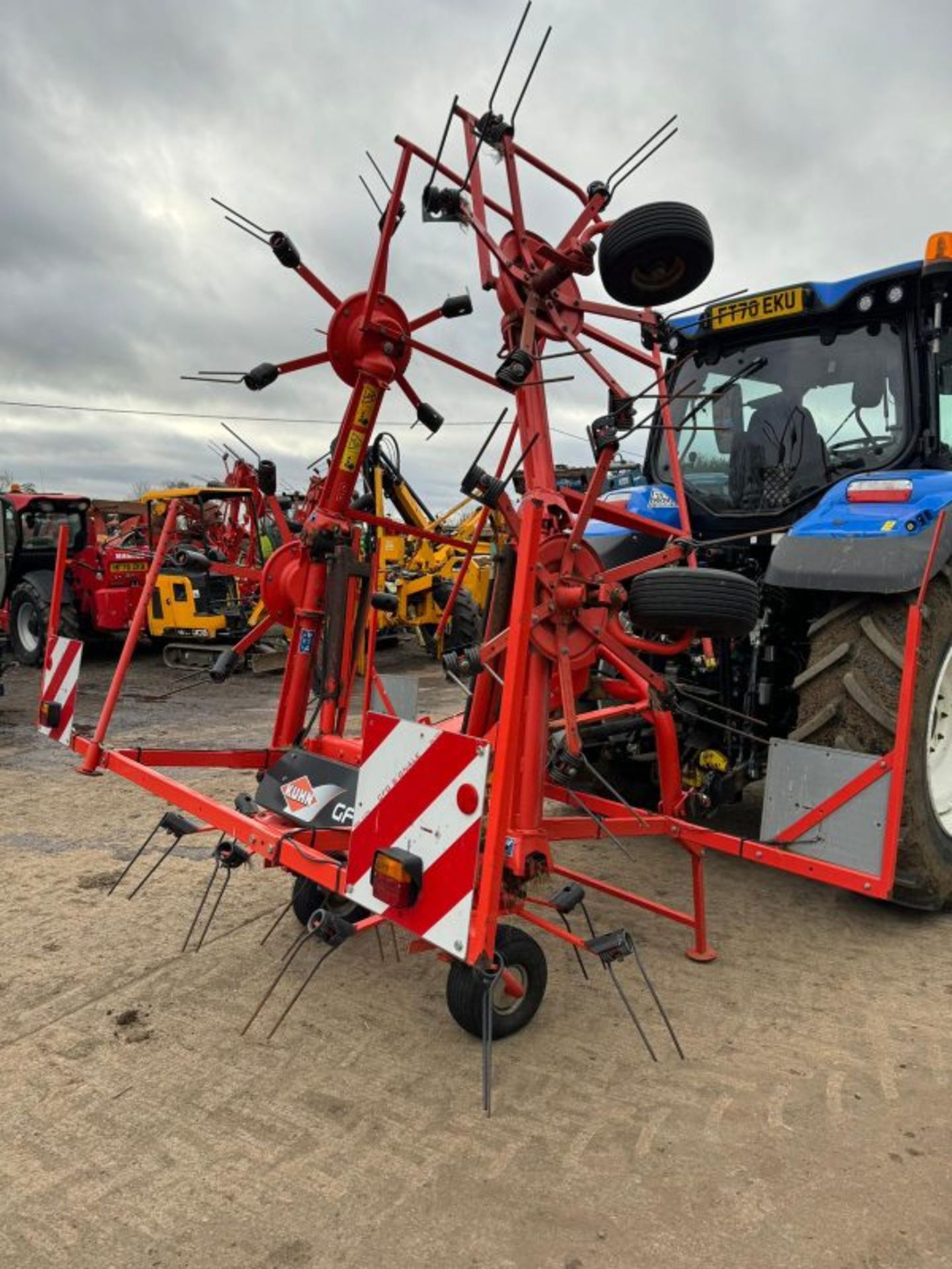 KUHN GF642 6 ROTOR TEDDER - Image 2 of 7