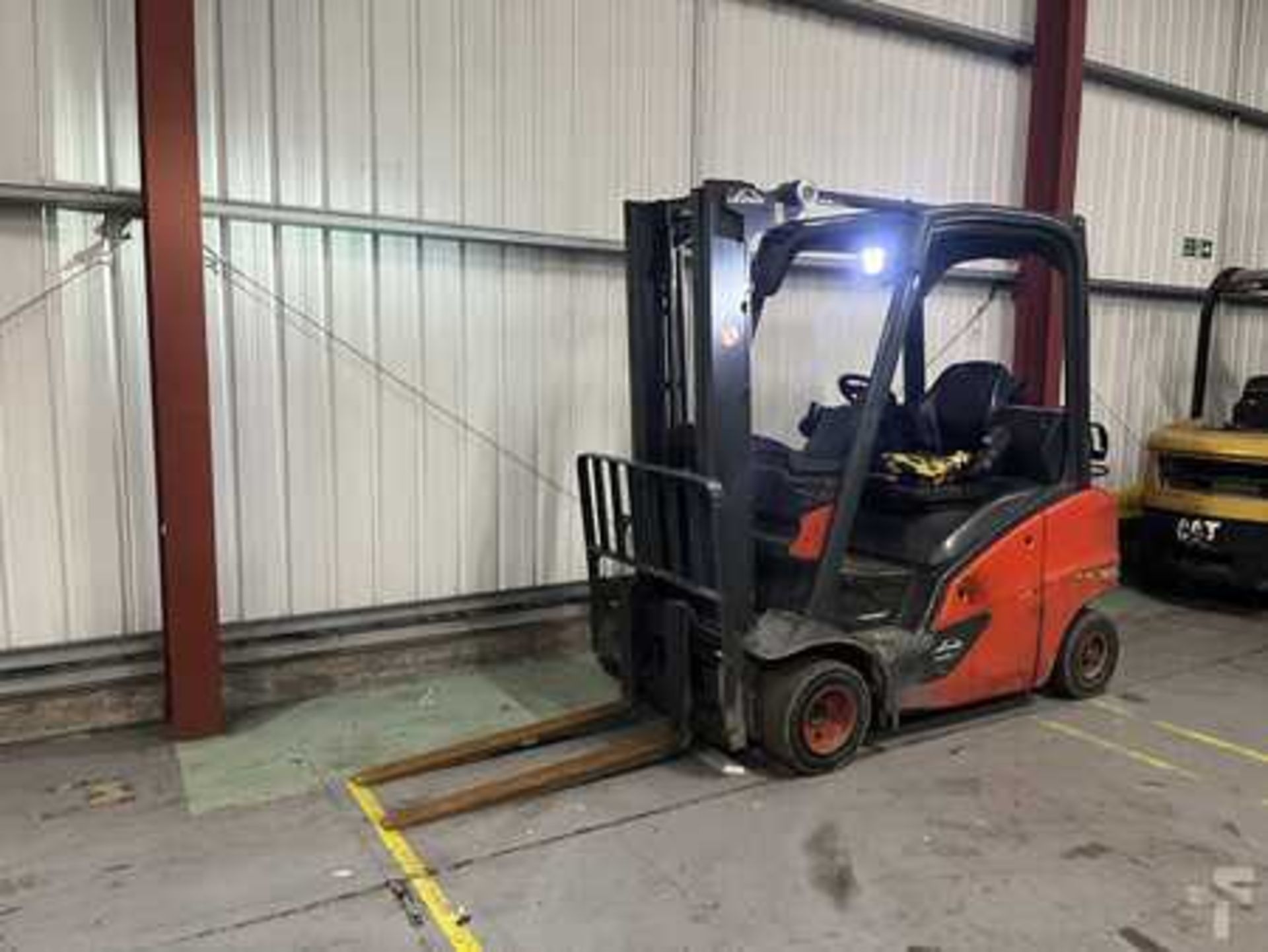 LPG FORKLIFTS LINDE H20T-01 - Image 2 of 6