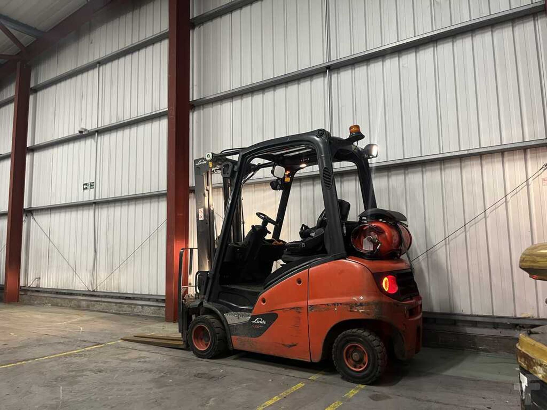 LPG FORKLIFTS LINDE H20T-01 - Image 4 of 5