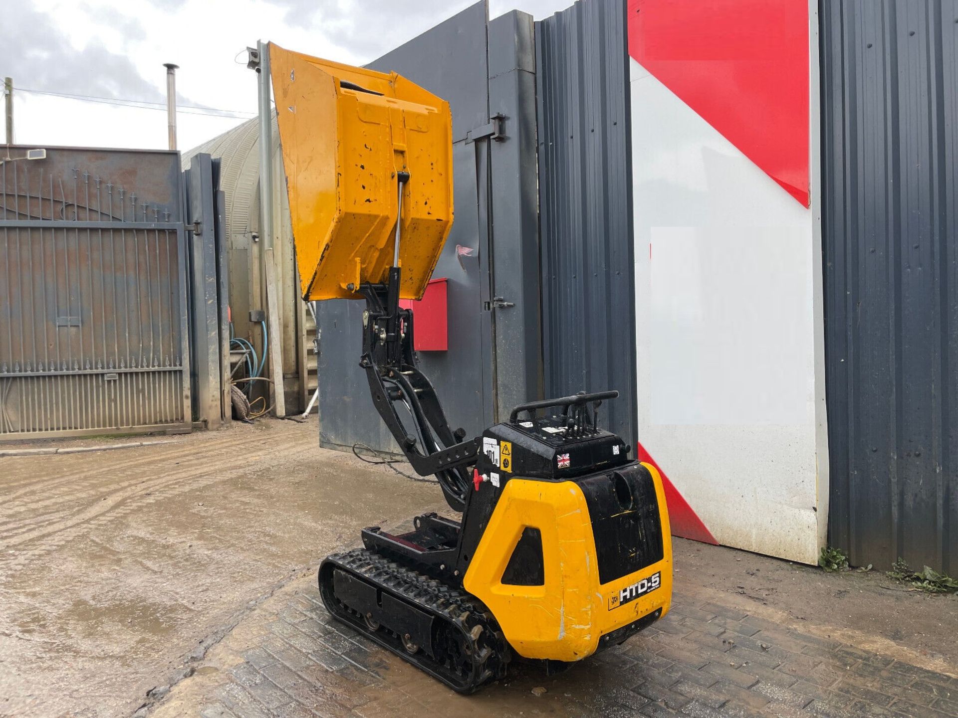 2018 JCB DUMPSTER HTD5: TRACKED MINI DUMPER POWERHOUSE