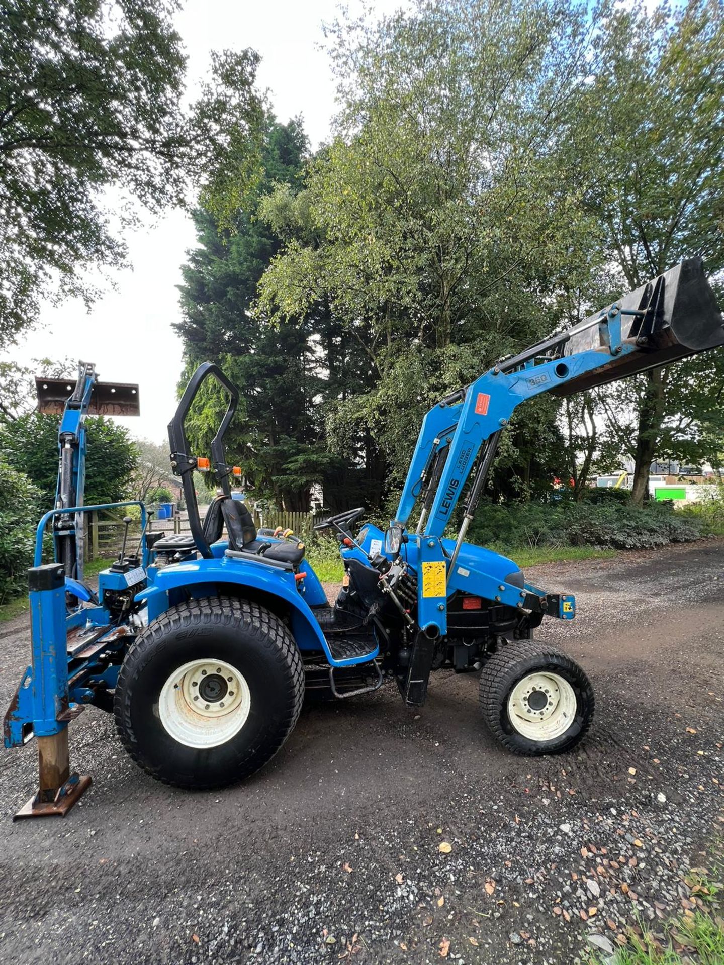 NEW HOLLAND TC27D BACK LOADER, SPOOL VALVE, ROLL PTO - Image 23 of 23