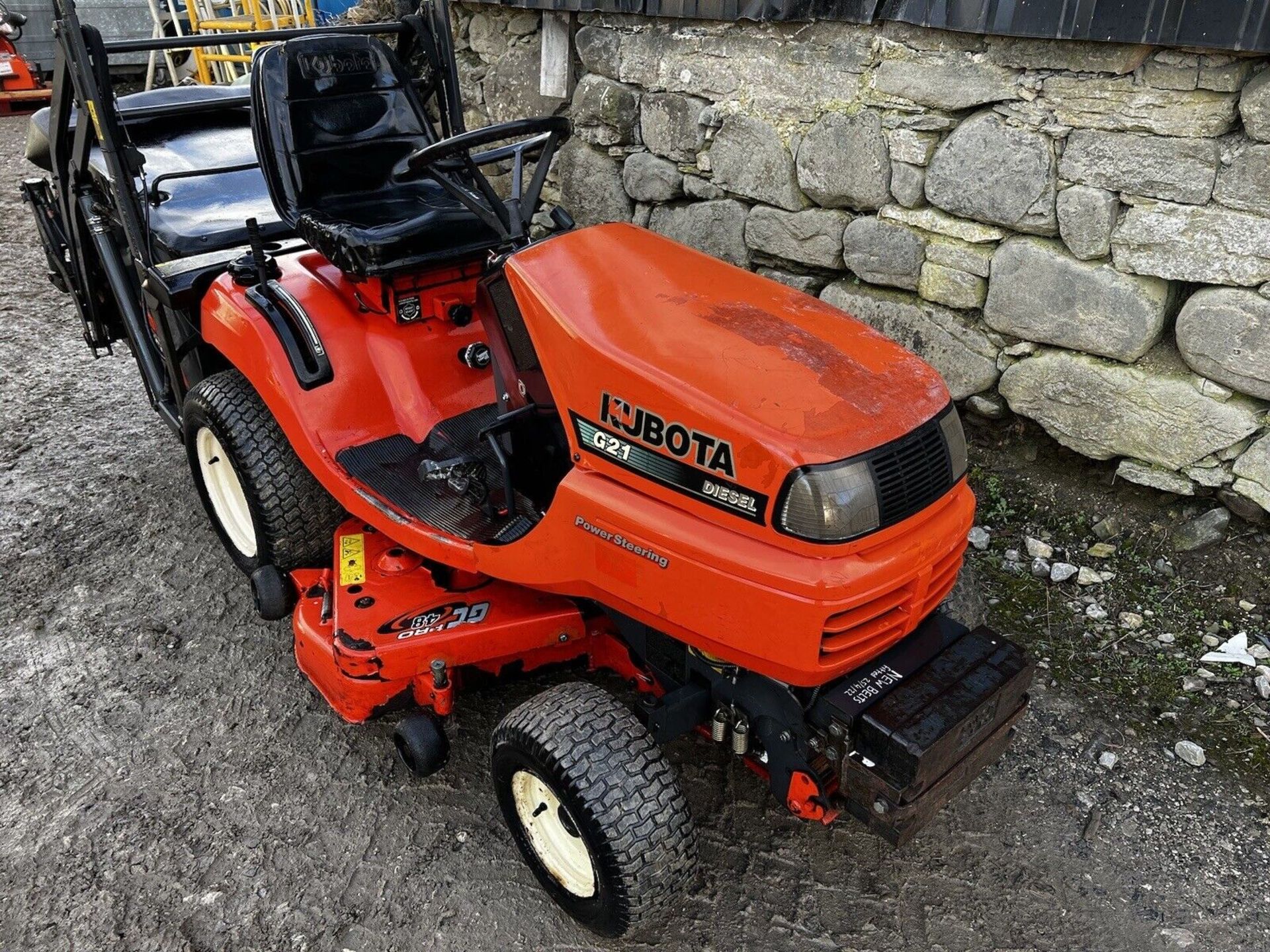 TERRAIN TAMER: KUBOTA G21 DIESEL MOWER MASTERS WITH HYDRAULIC TIP