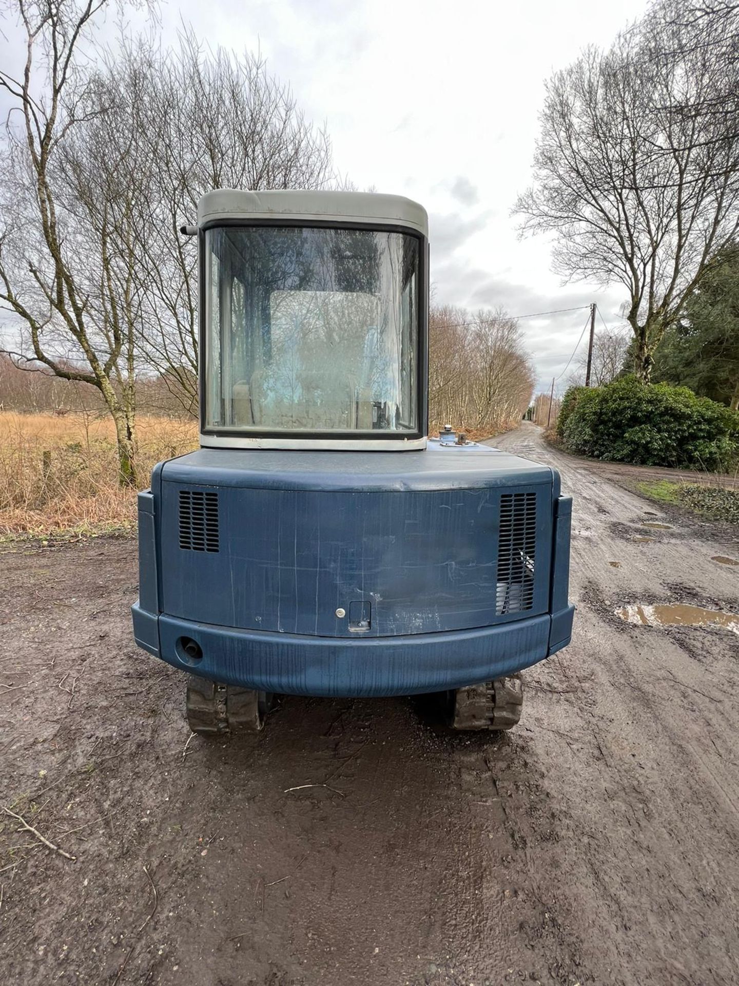 KUBOTA MINI DIGGER 2 BUCKETS - Image 8 of 12