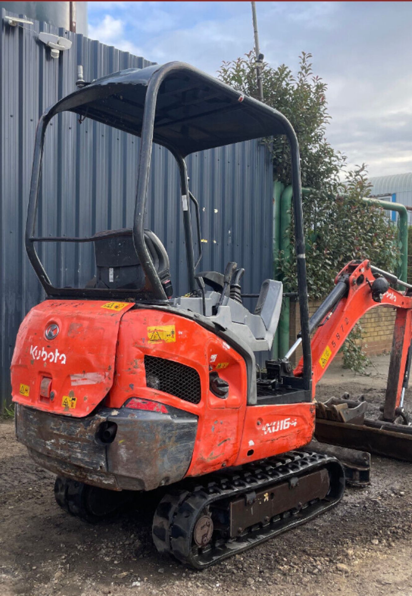 KUBOTA 2014 CANOPY EXCAVATOR - UNMATCHED STABILITY AND REACH - Image 2 of 11