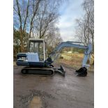 KUBOTA MINI DIGGER 2 BUCKETS