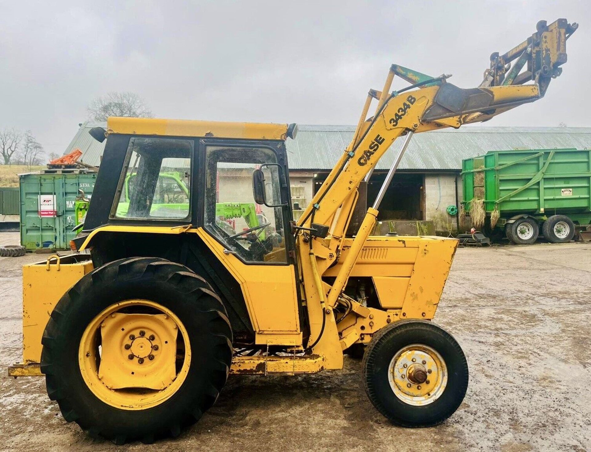 INDUSTRIAL POWERHOUSE: CASE INTERNATIONAL 248L LOADER TRACTOR - Image 4 of 9