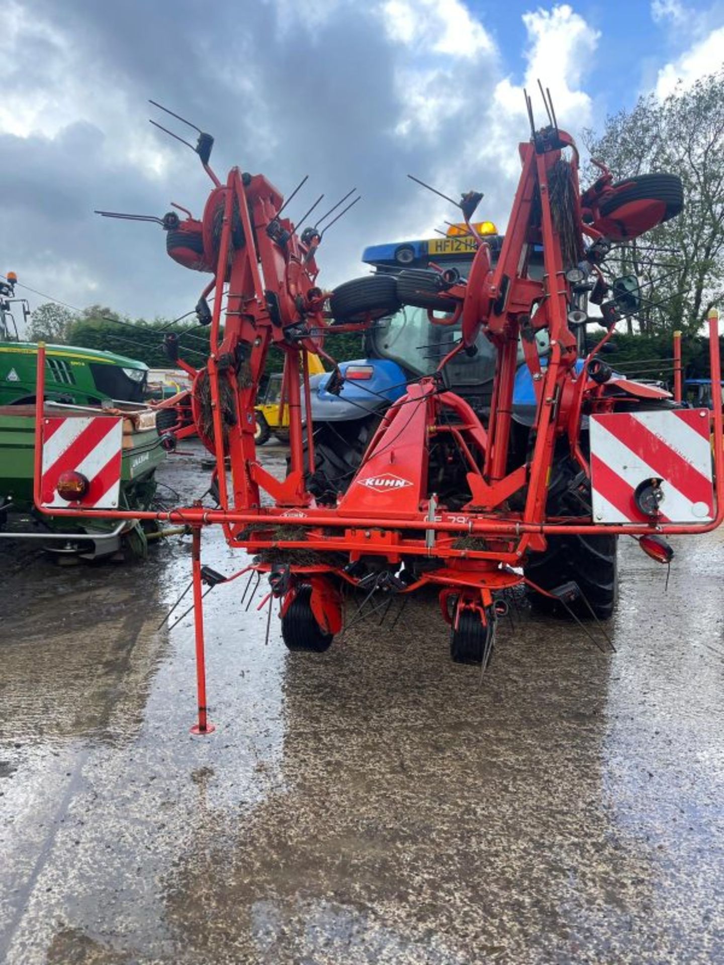 KUHN SF 7902 8 ROTOR TEDDER