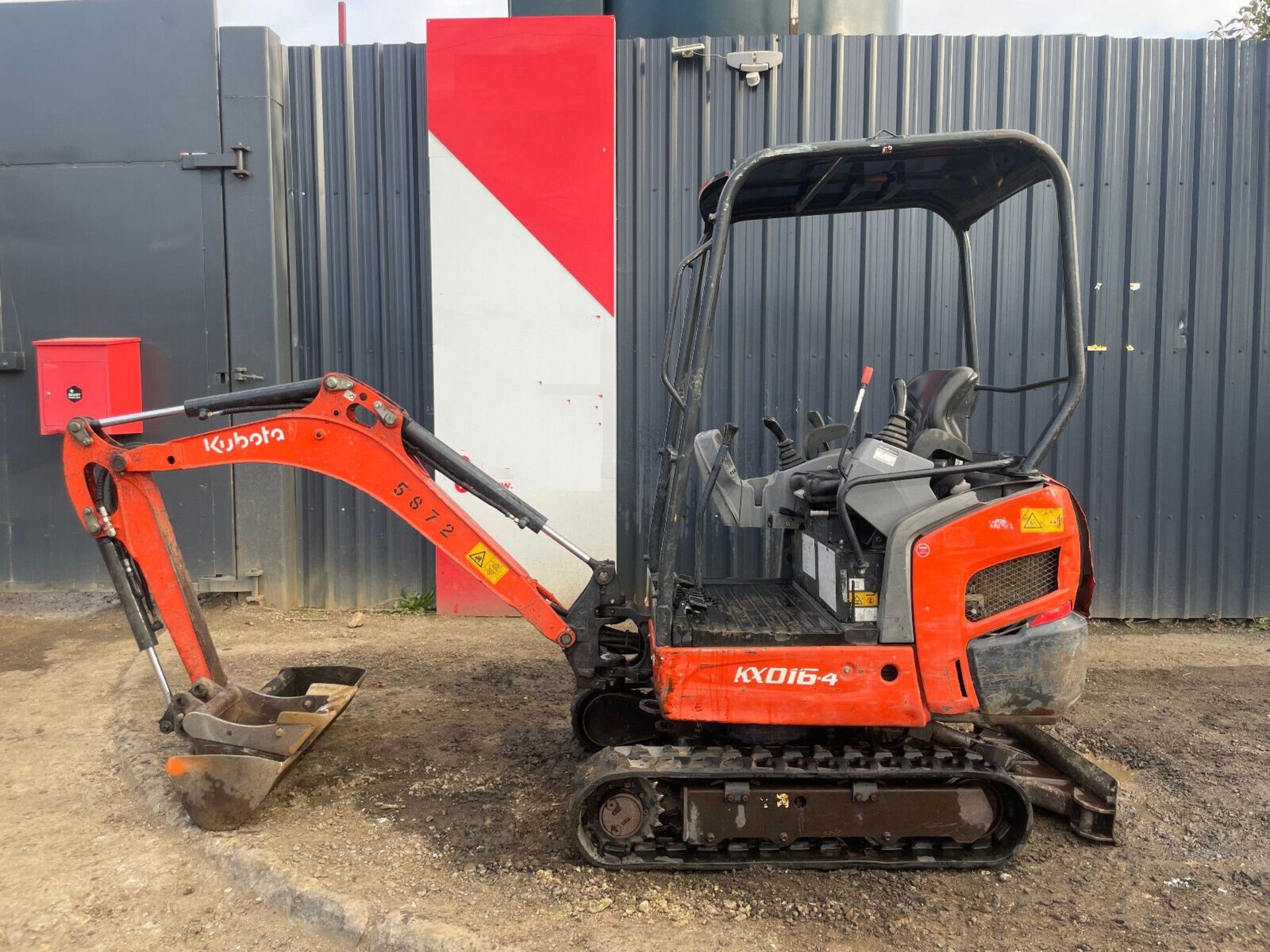 KUBOTA 2014 CANOPY EXCAVATOR - UNMATCHED STABILITY AND REACH